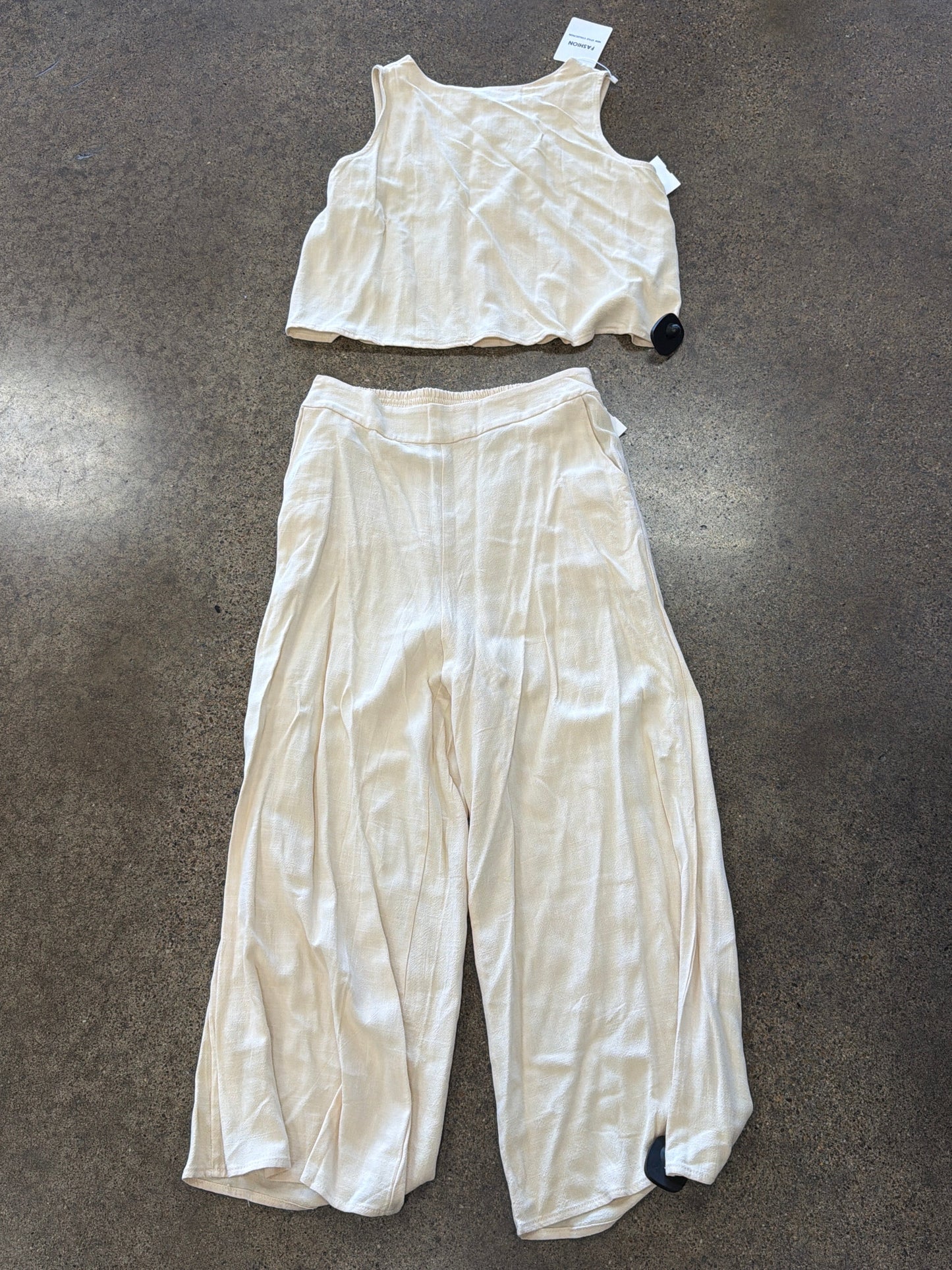 Pants Set 2Pc By Clothes Mentor In Cream, Size:M