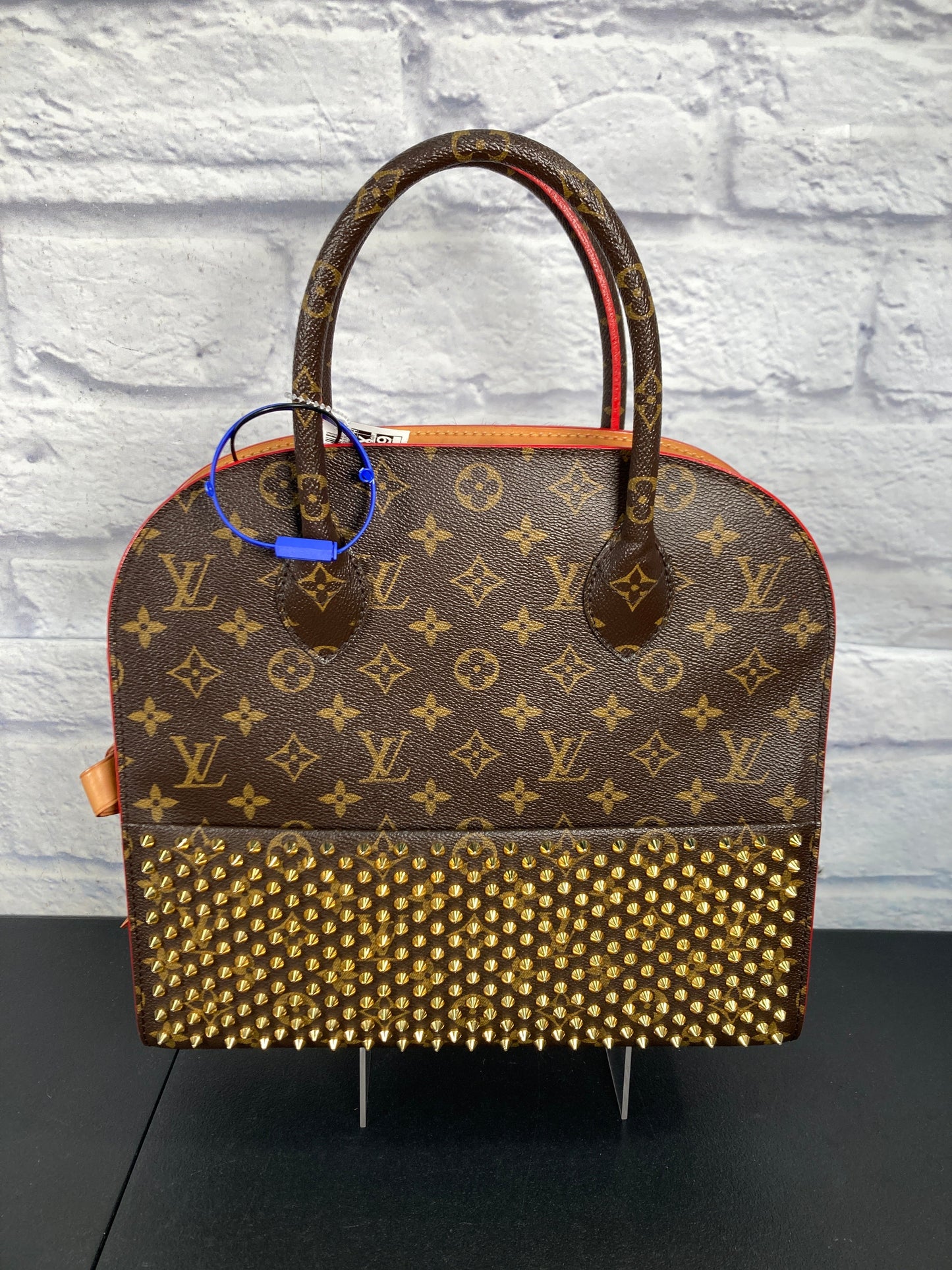 Handbag Luxury Designer By Louis Vuitton, Size: Large