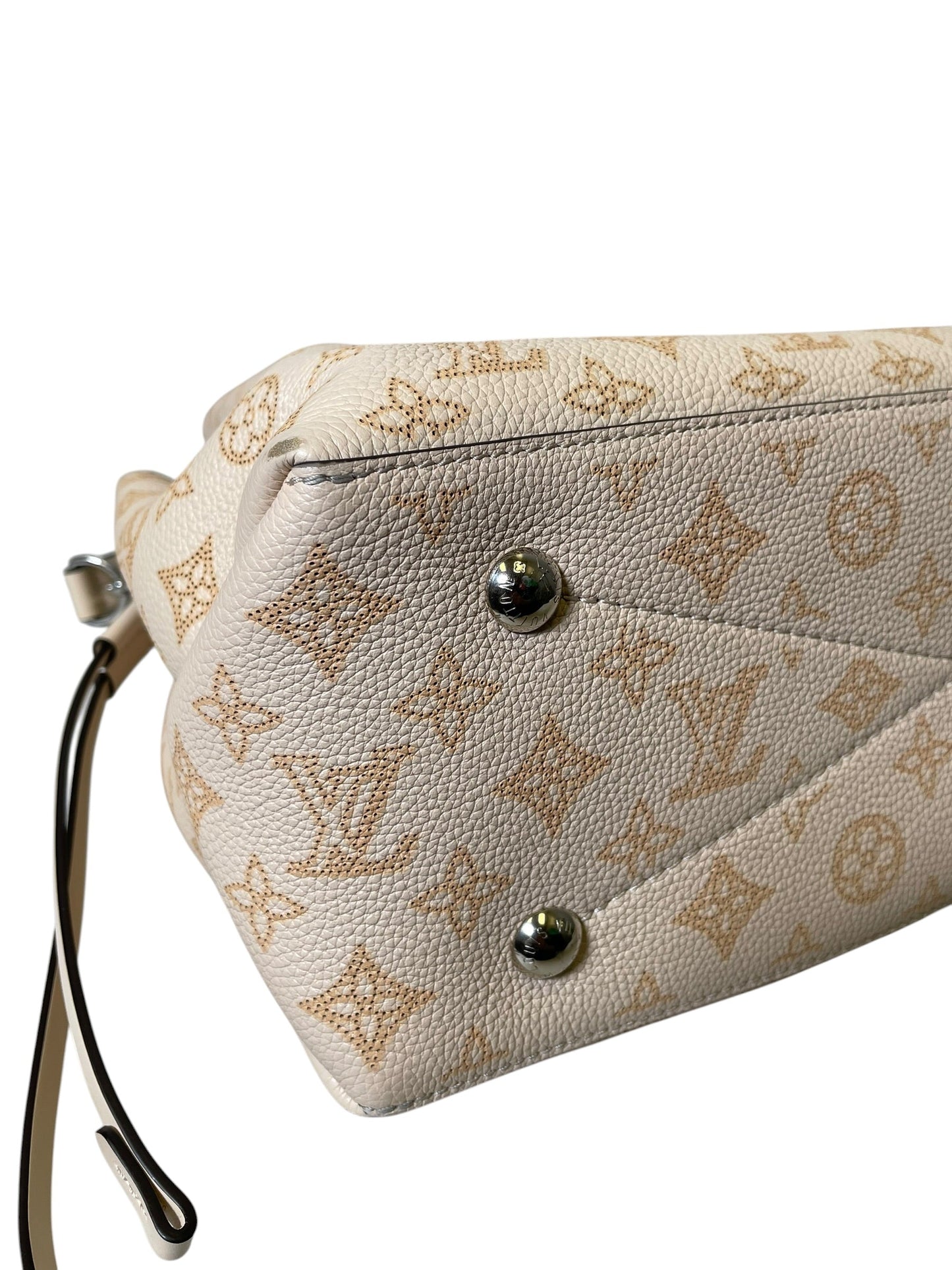 Handbag Luxury Designer By Louis Vuitton, Size: Medium