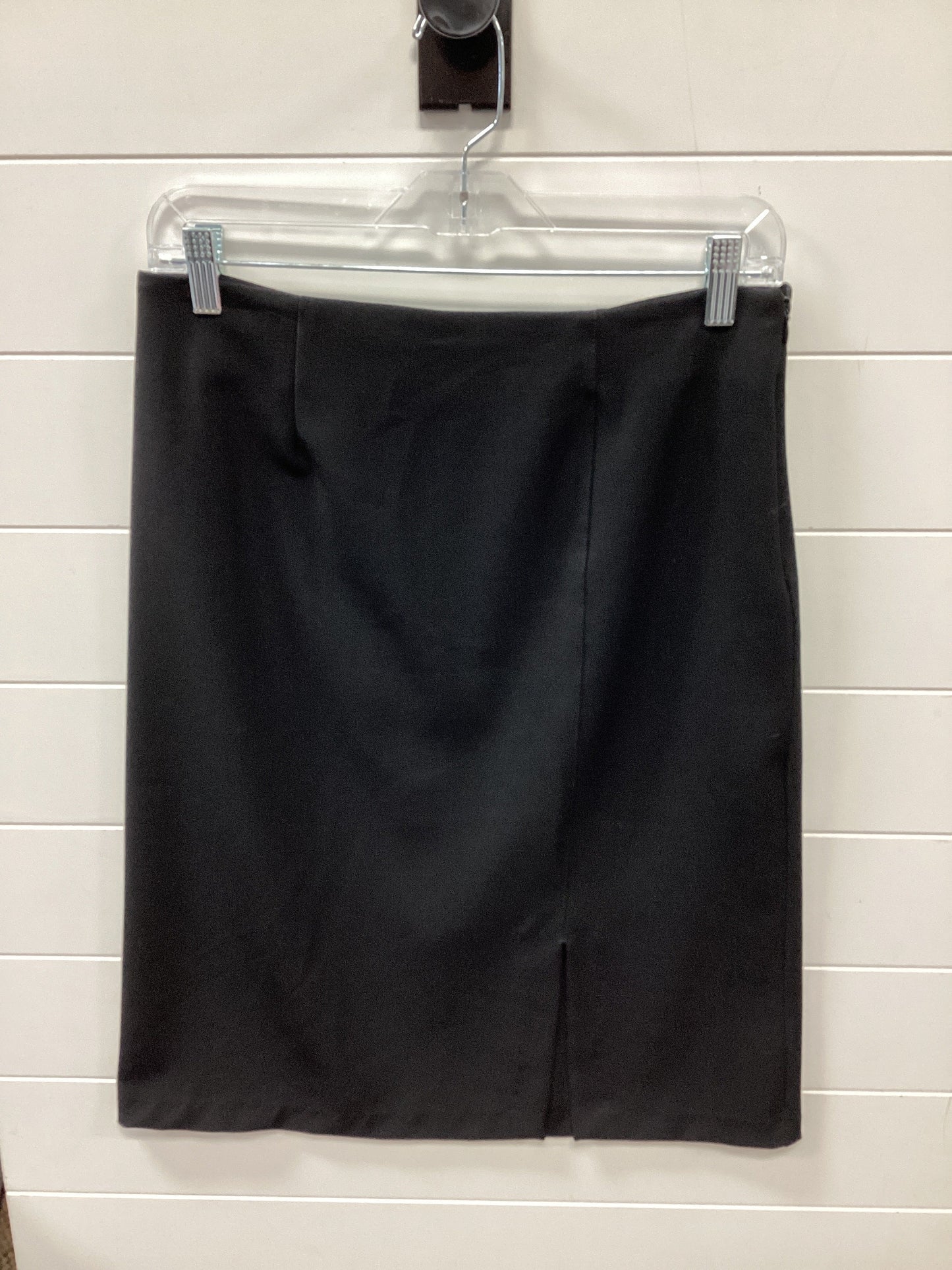 Skirt Midi By Clothes Mentor In Black, Size:6