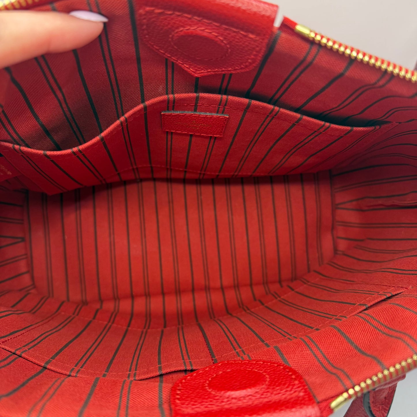 Handbag Luxury Designer By Louis Vuitton, Size: Medium