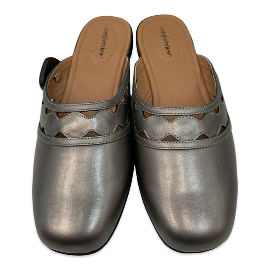 Shoes Flats By Comfortview In Silver, Size:11
