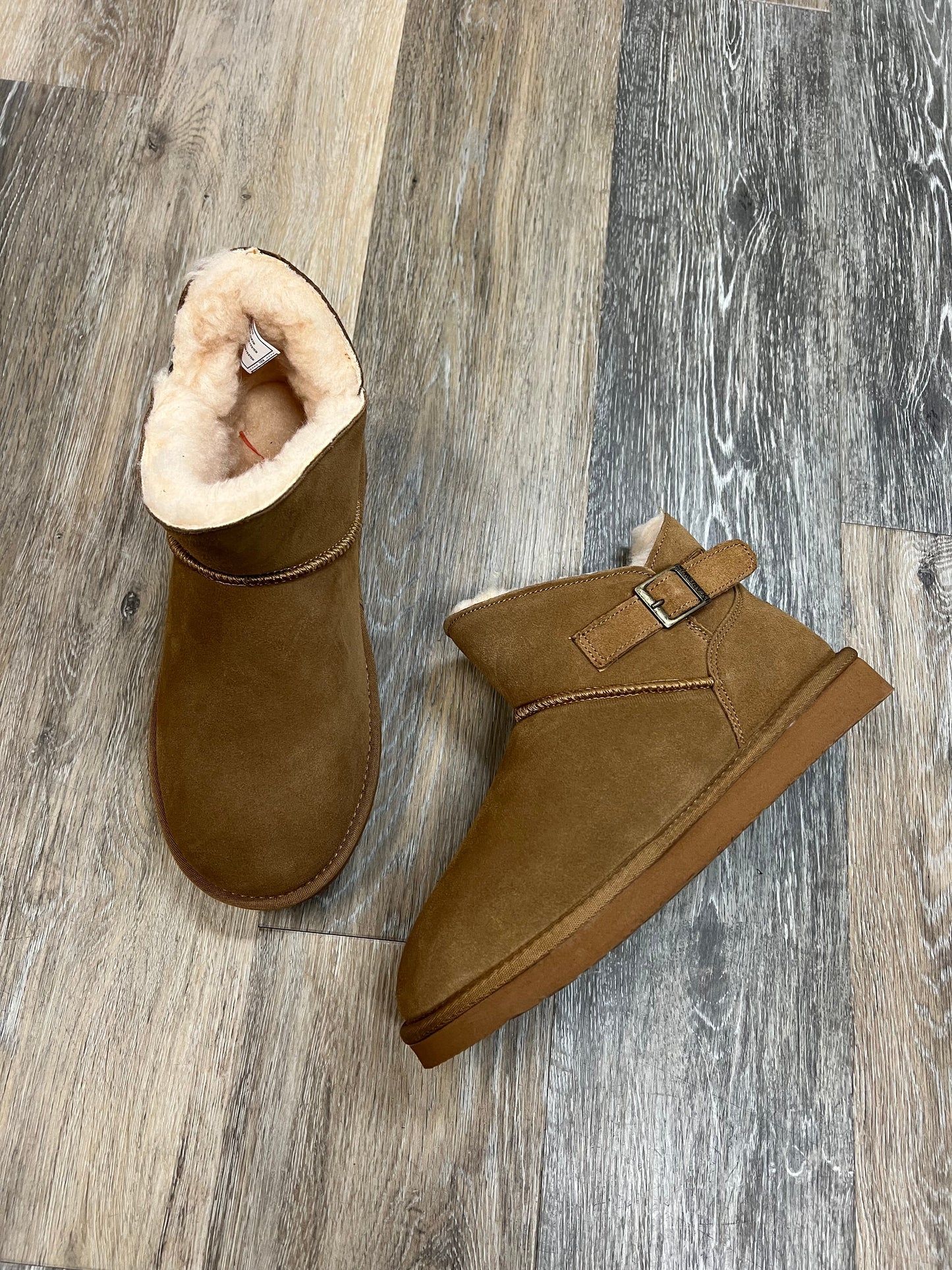 Boots Snow By Bearpaw In Tan, Size: 10