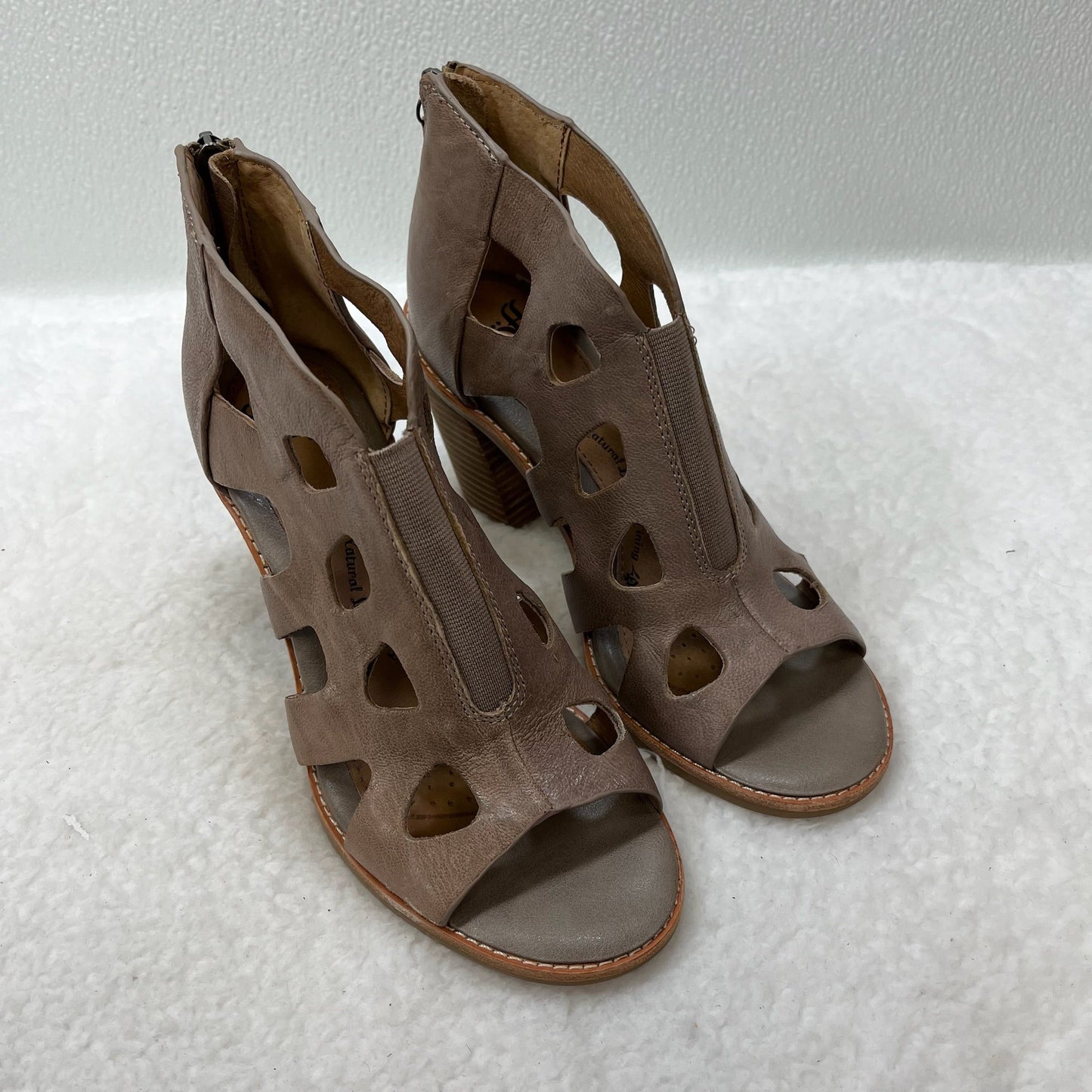 Taupe Shoes Heels Block Sofft, Size 6.5