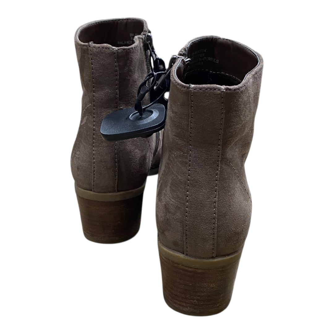 Boots Ankle Heels By Ruff Hewn In Brown, Size:9