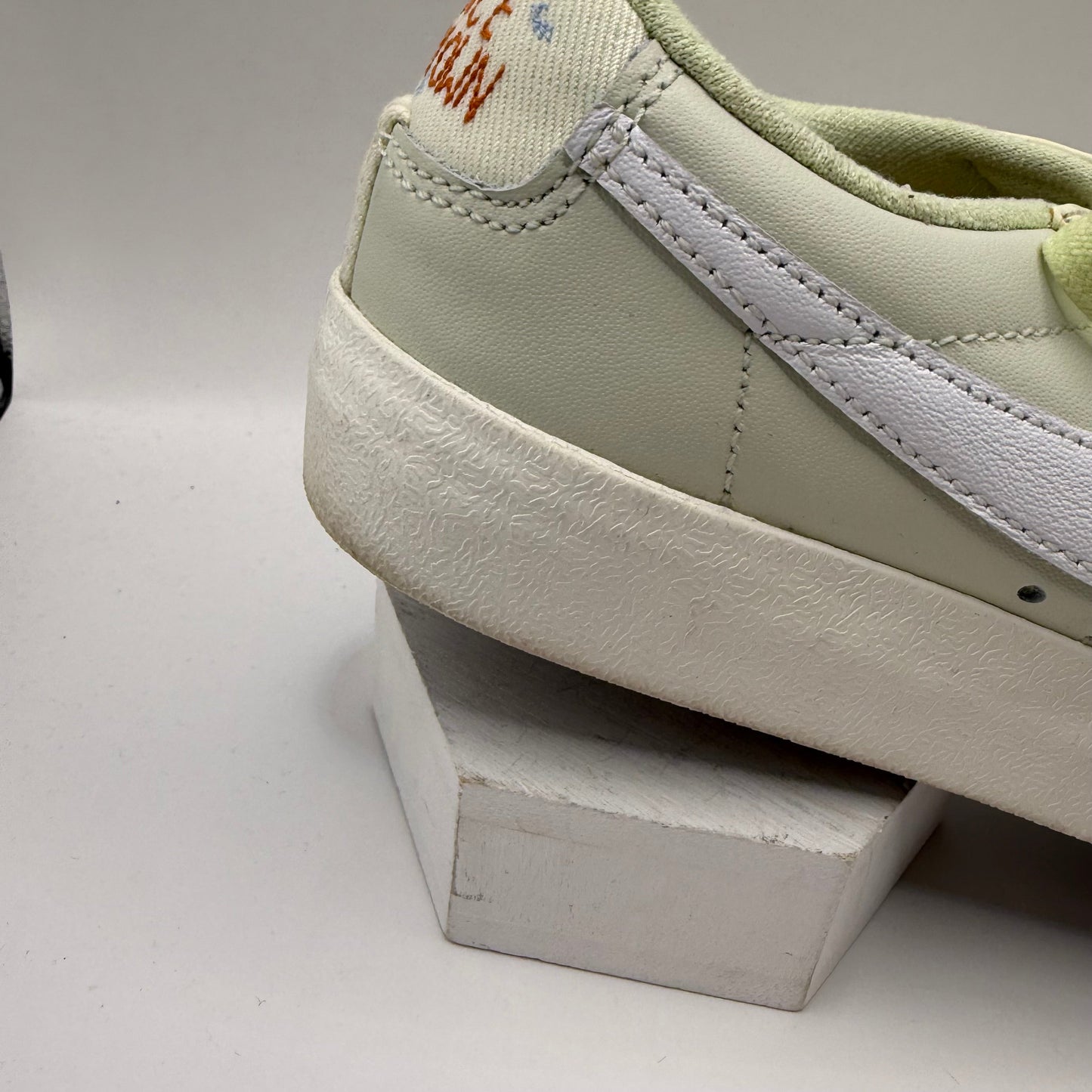 Shoes Sneakers By Nike In Yellow, Size: 7.5