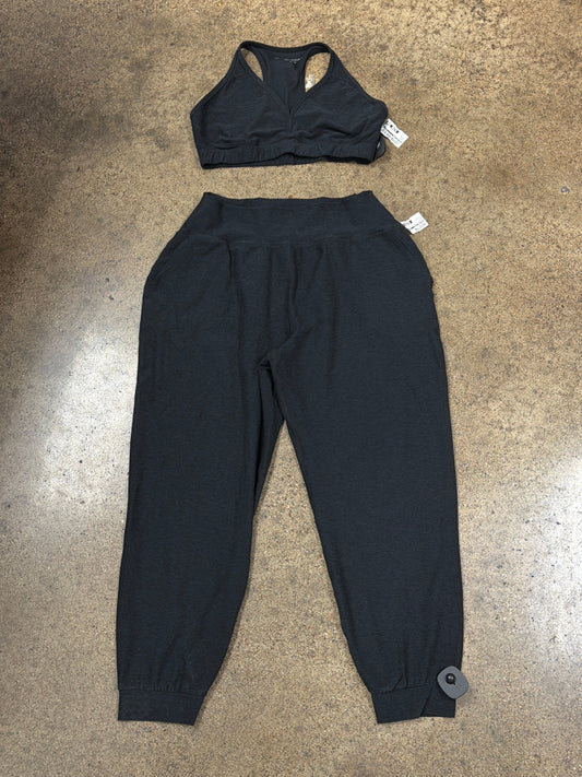 Athletic Pants 2Pc By Beyond Yoga In Grey, Size:2X