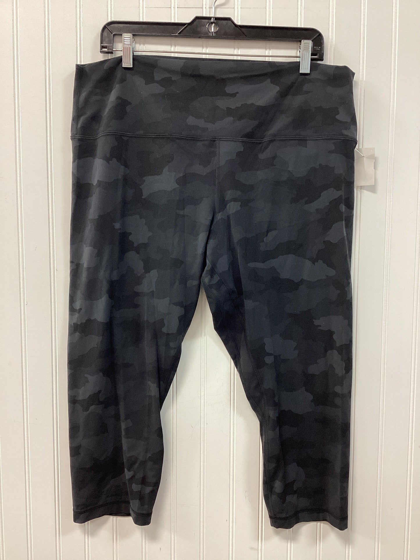 Athletic Leggings Capris By Lululemon In Black, Size:18