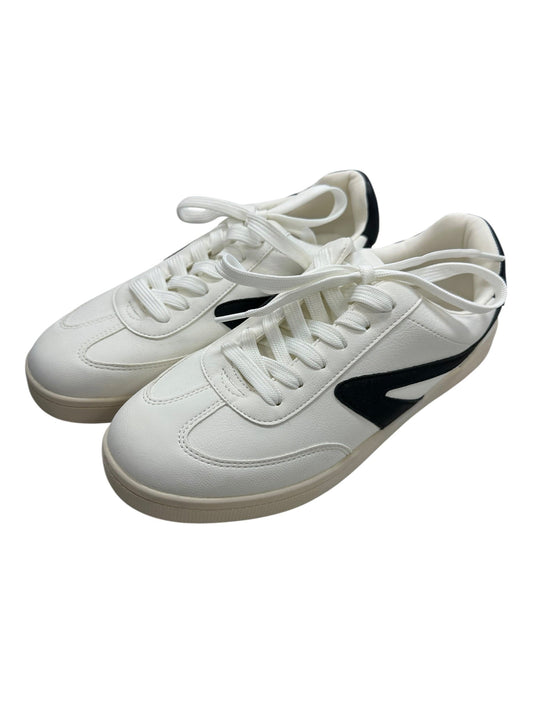 Shoes Sneakers By Dolce Vita In Black & White, Size:7.5