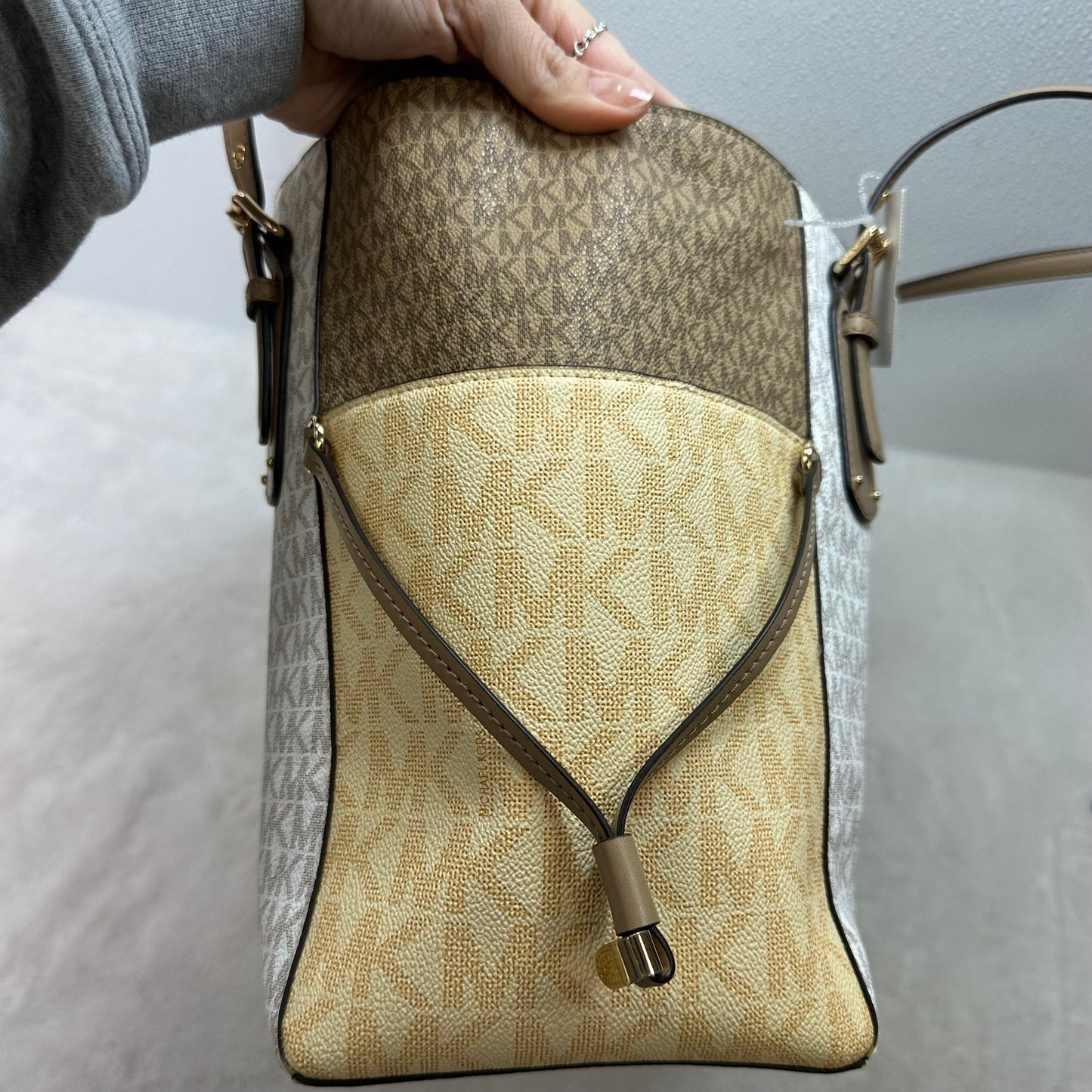 Handbag Designer By Michael Kors, Size: Medium