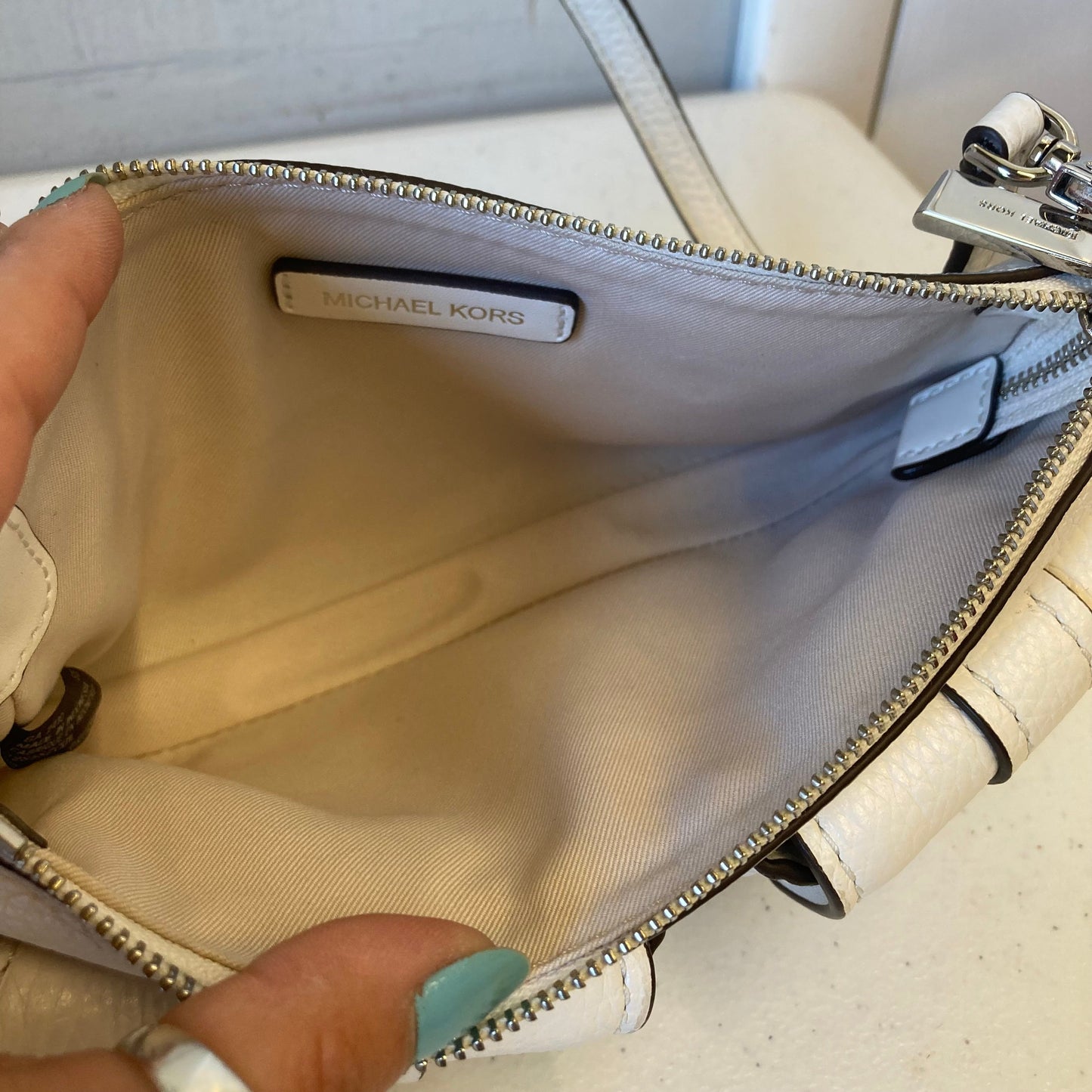 Handbag Designer By Michael Kors In White, Size:Small