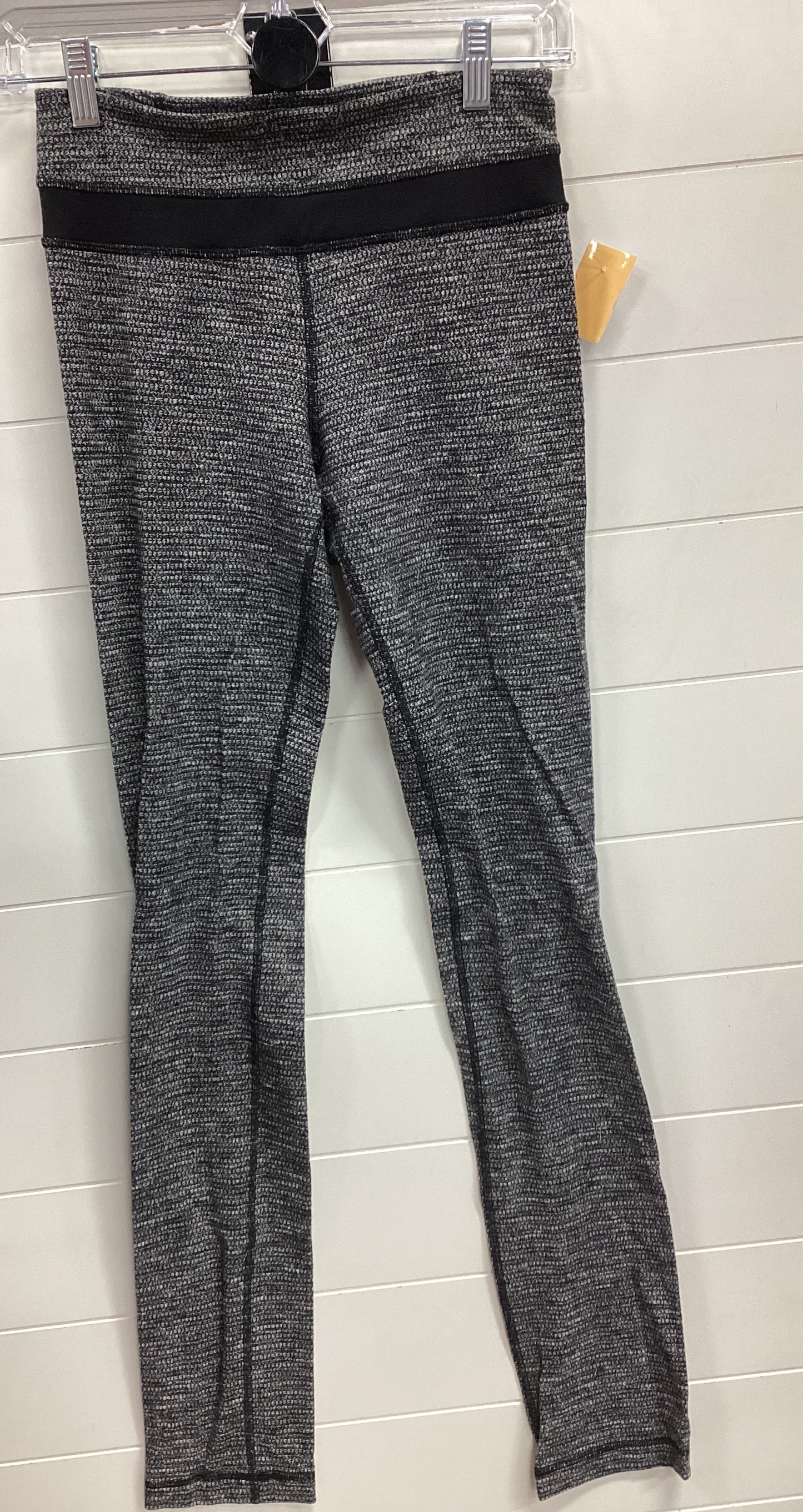 Athletic Leggings By Lululemon In Black & White, Size:6