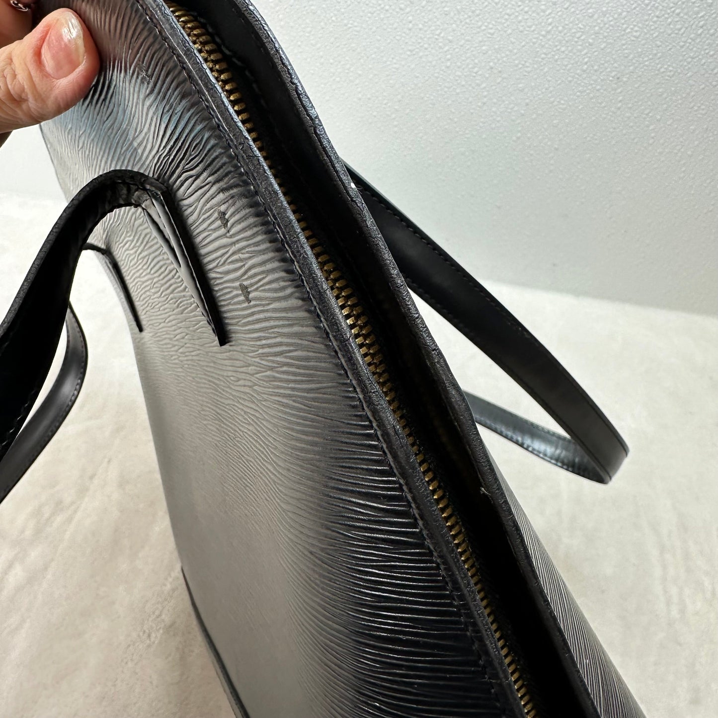 EPI LUSSAC Handbag Luxury Designer By Louis Vuitton, Size: Medium