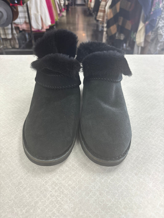 BOOTS DESIGNER by UGG In BLACK, Size: 9.5