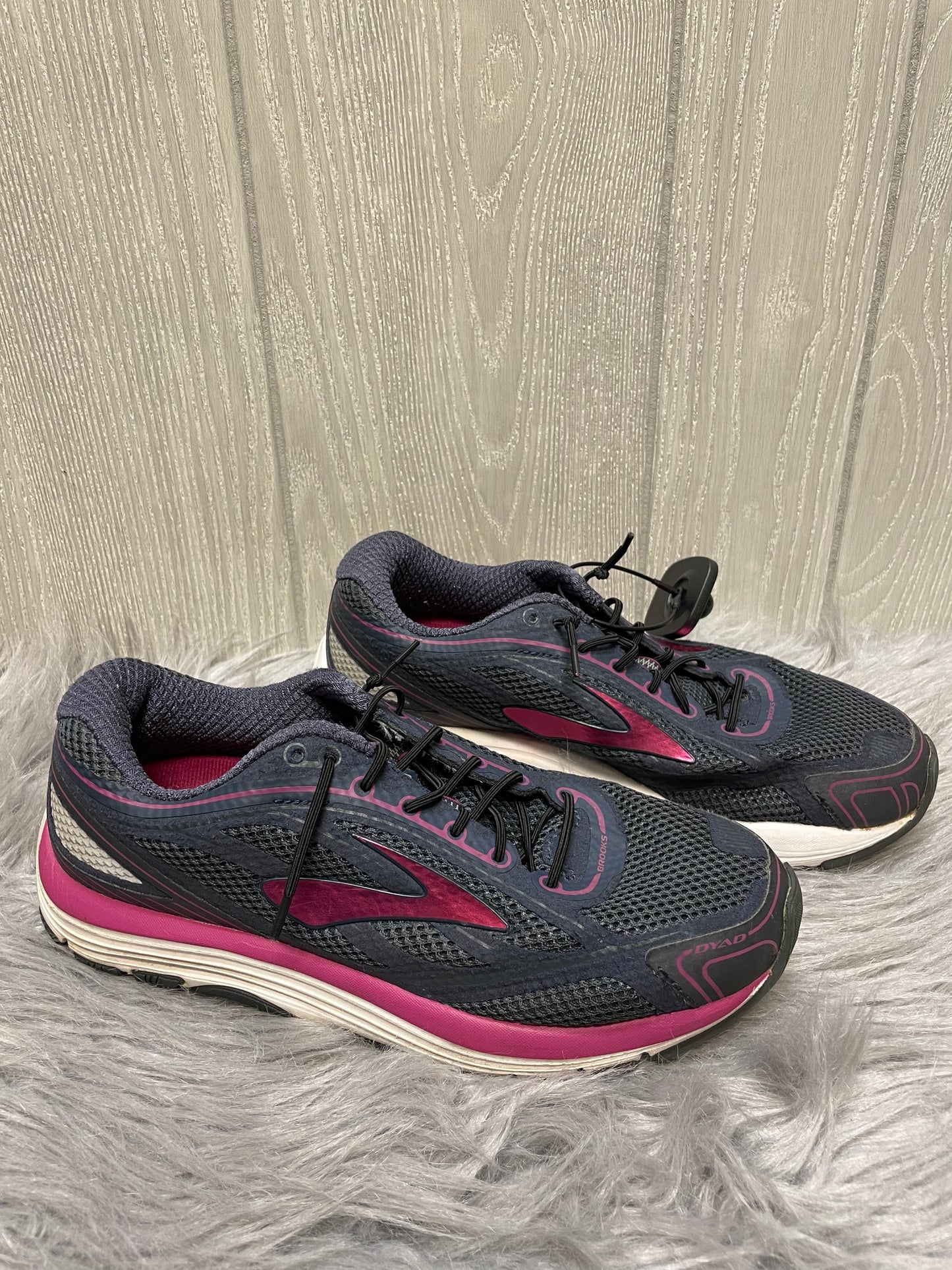 Shoes Athletic By Brooks In Blue & Pink, Size: 7