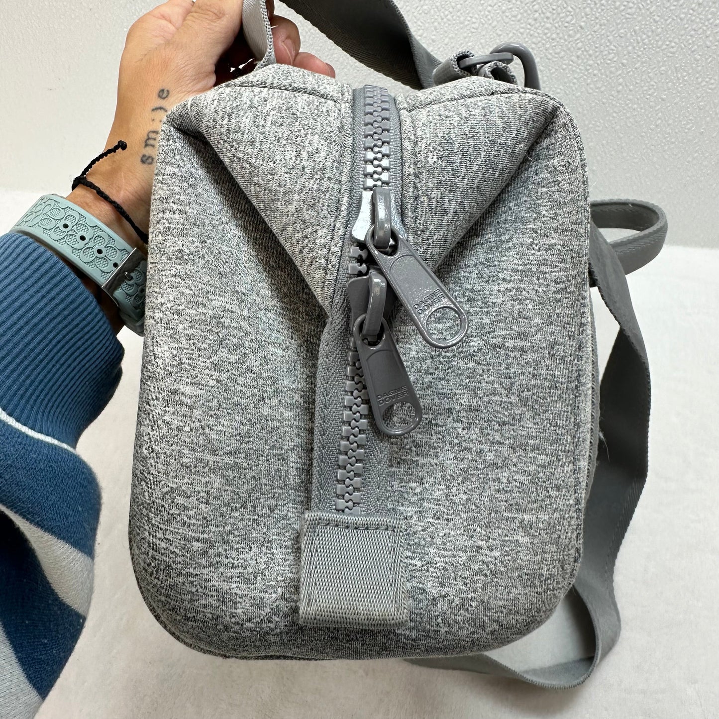 Landon Carryall neoprene bag Handbag & wristlet By DAGNE & DOVER, Size: Medium