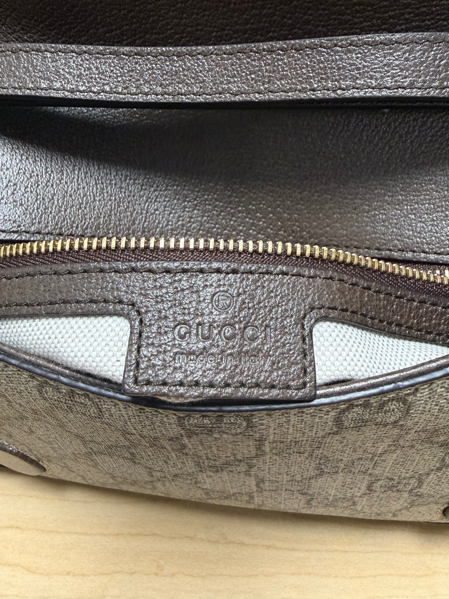 Handbag Luxury Designer By Gucci, Size: Small