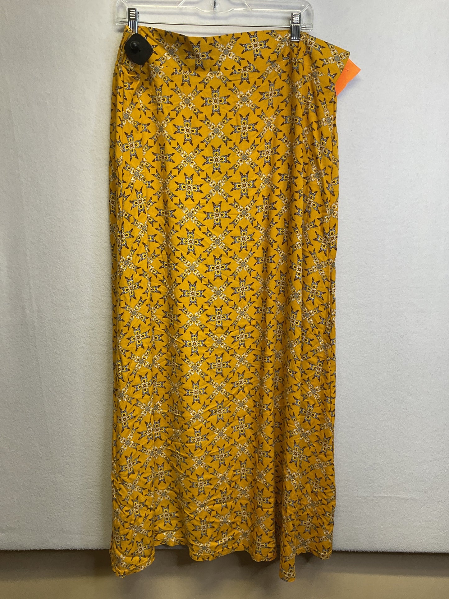 Skirt Maxi By Clothes Mentor In Yellow, Size:2X