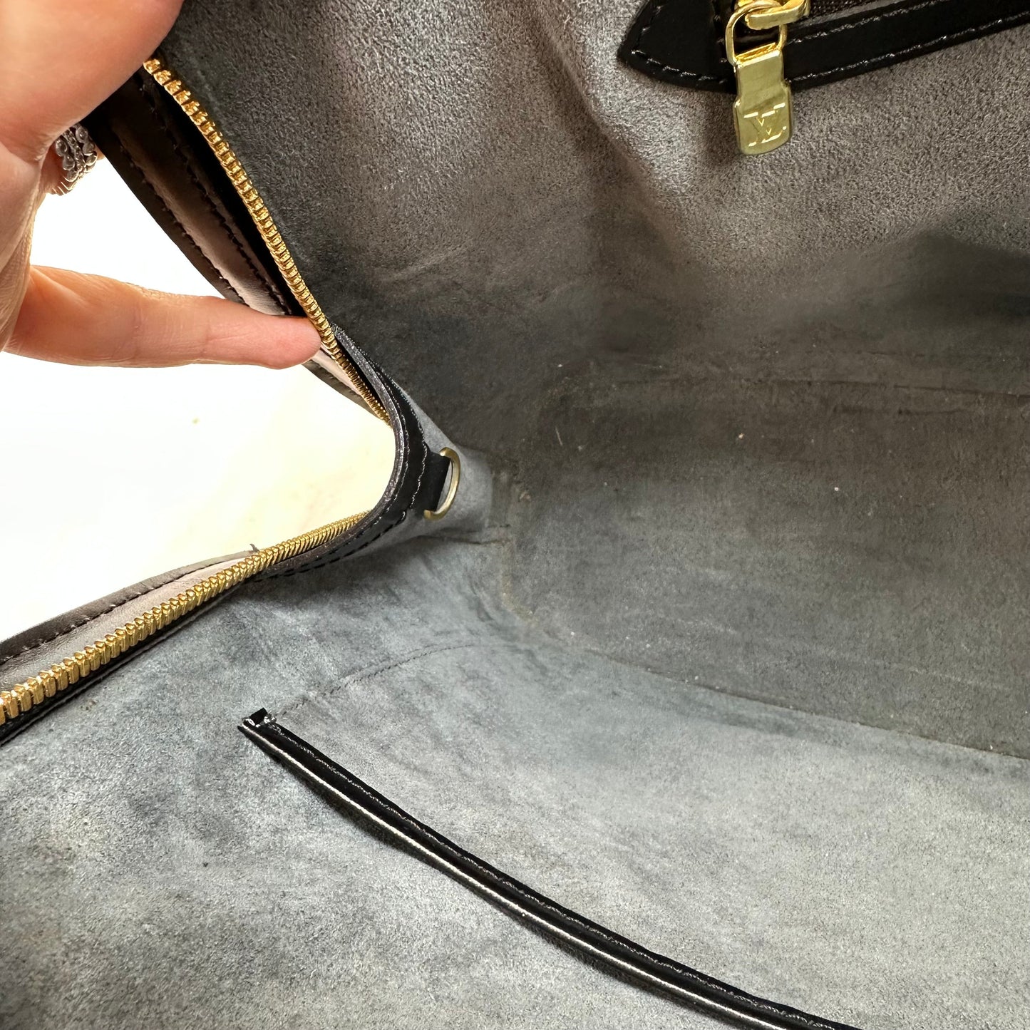 EPI LUSSAC Handbag Luxury Designer By Louis Vuitton, Size: Medium