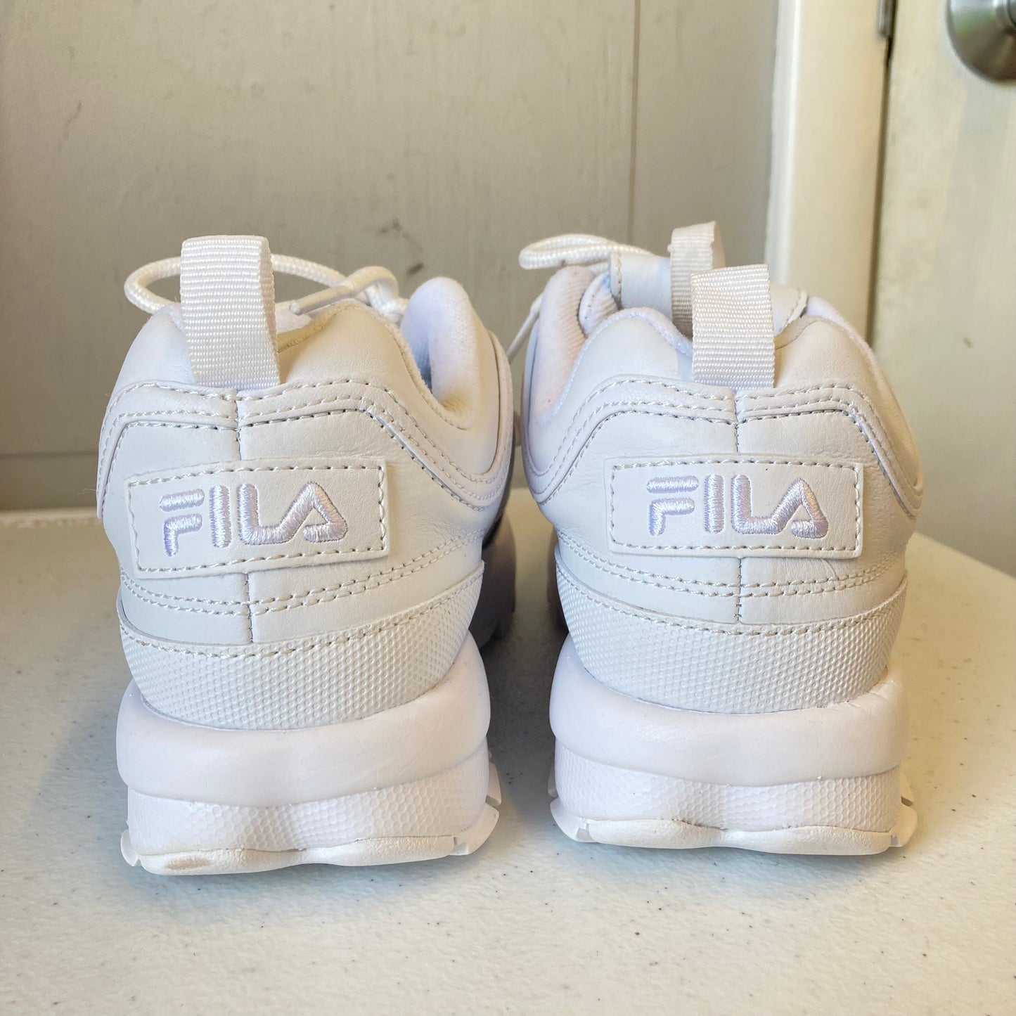 Shoes Athletic By Fila In White, Size:6.5
