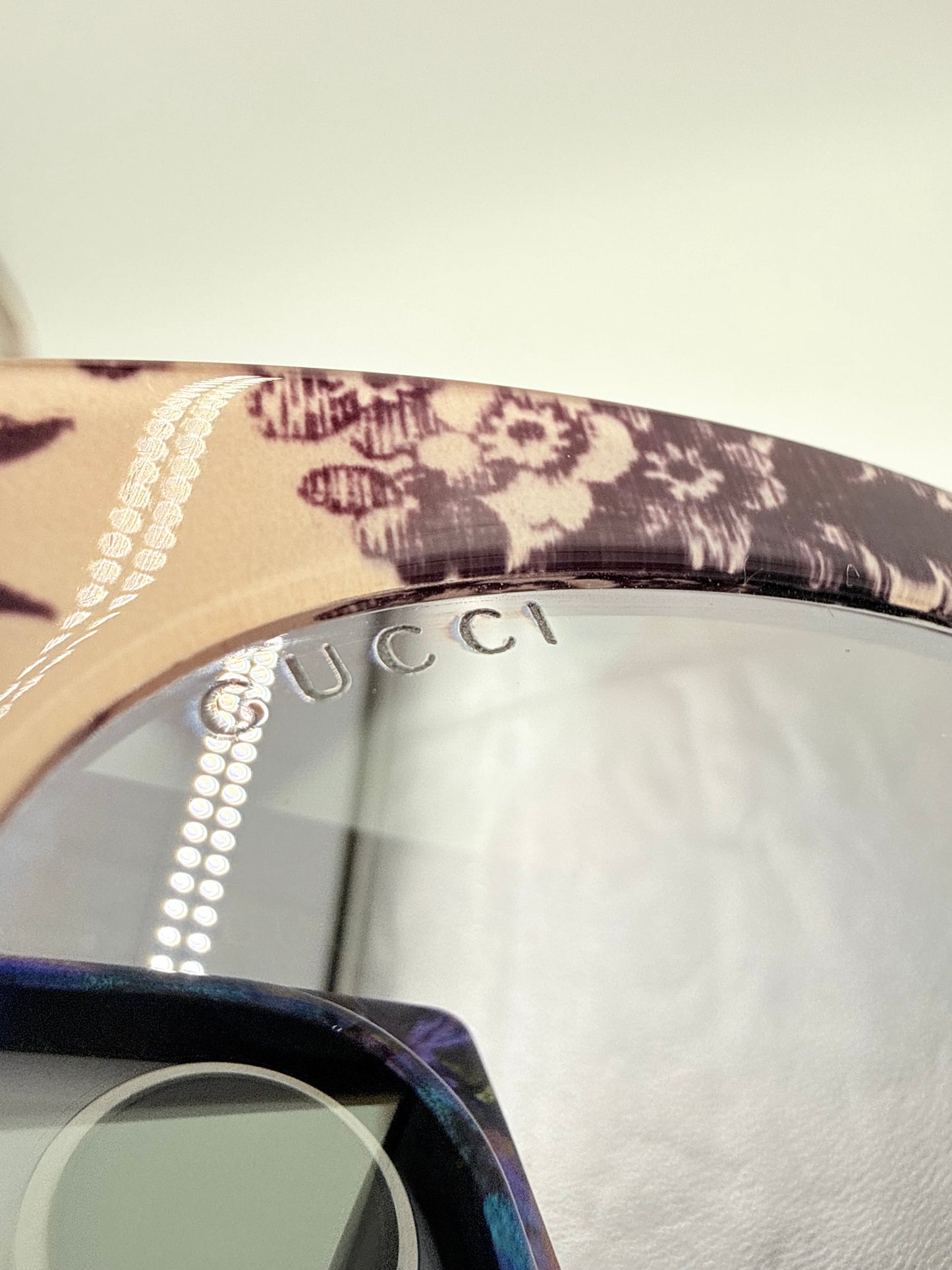 Sunglasses Luxury Designer By Gucci In Floral Print, Size:
