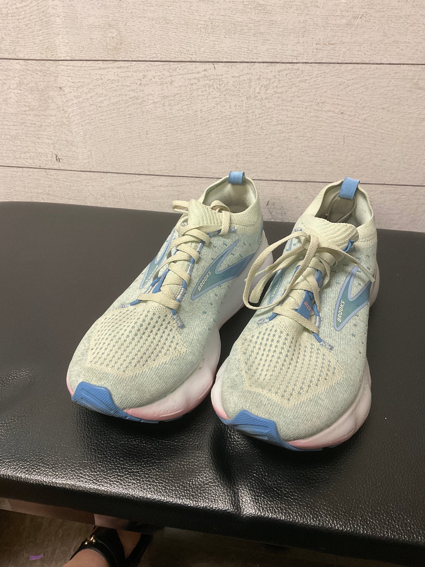 Shoes Athletic By Brooks In Green, Size: 8