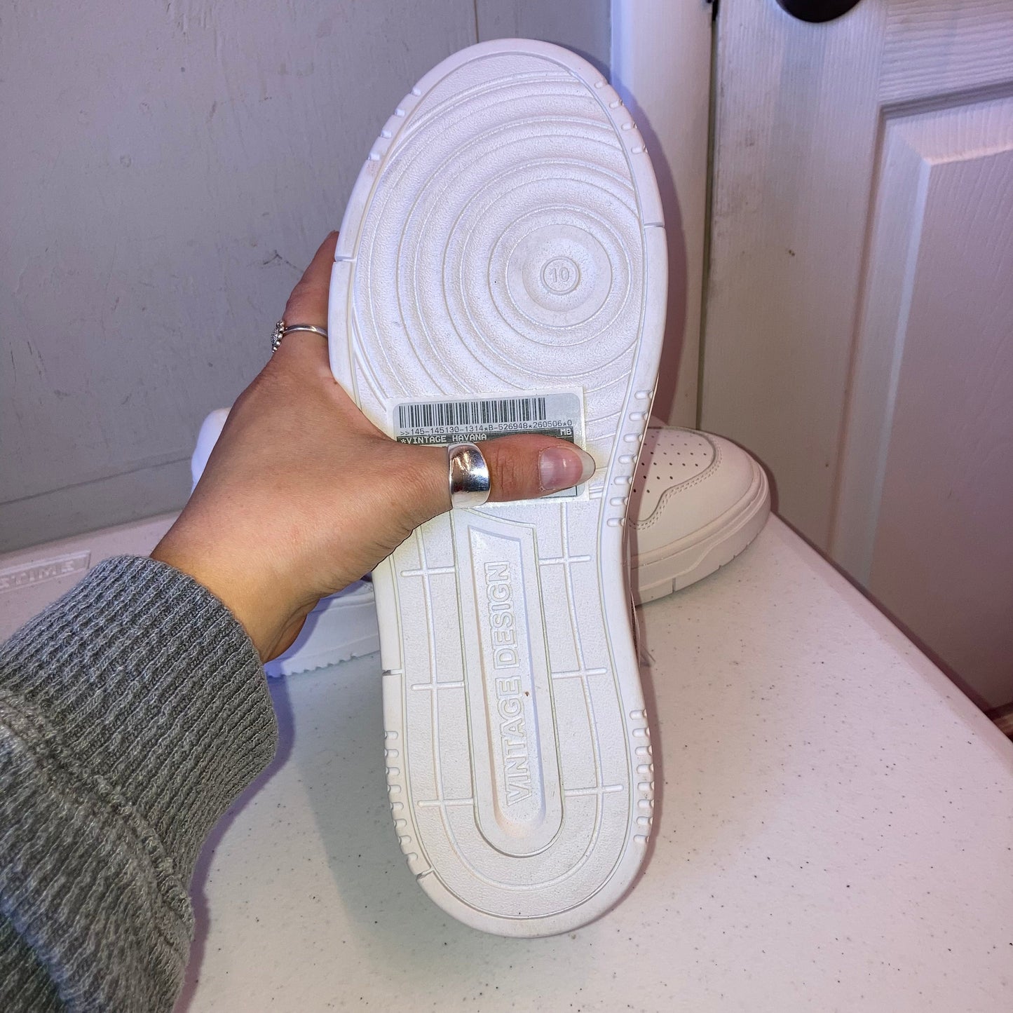 Shoes Athletic By Vintage Havana In White, Size:10