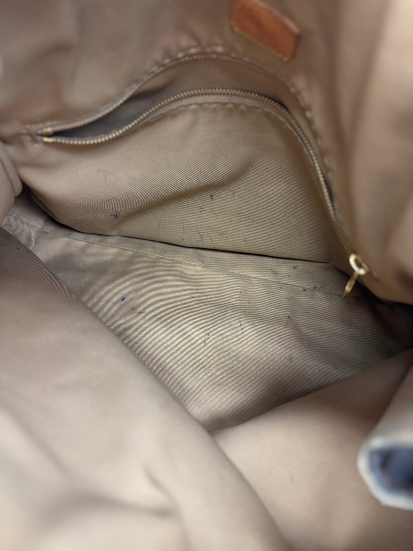 Handbag Luxury Designer By Louis Vuitton, Size: Large