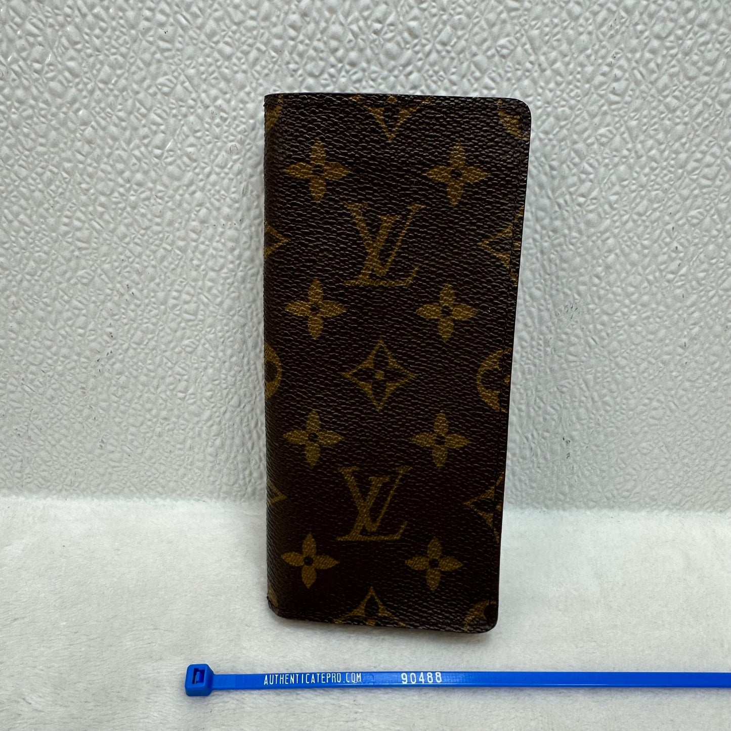 Sunglass Case Luxury Designer By Louis Vuitton