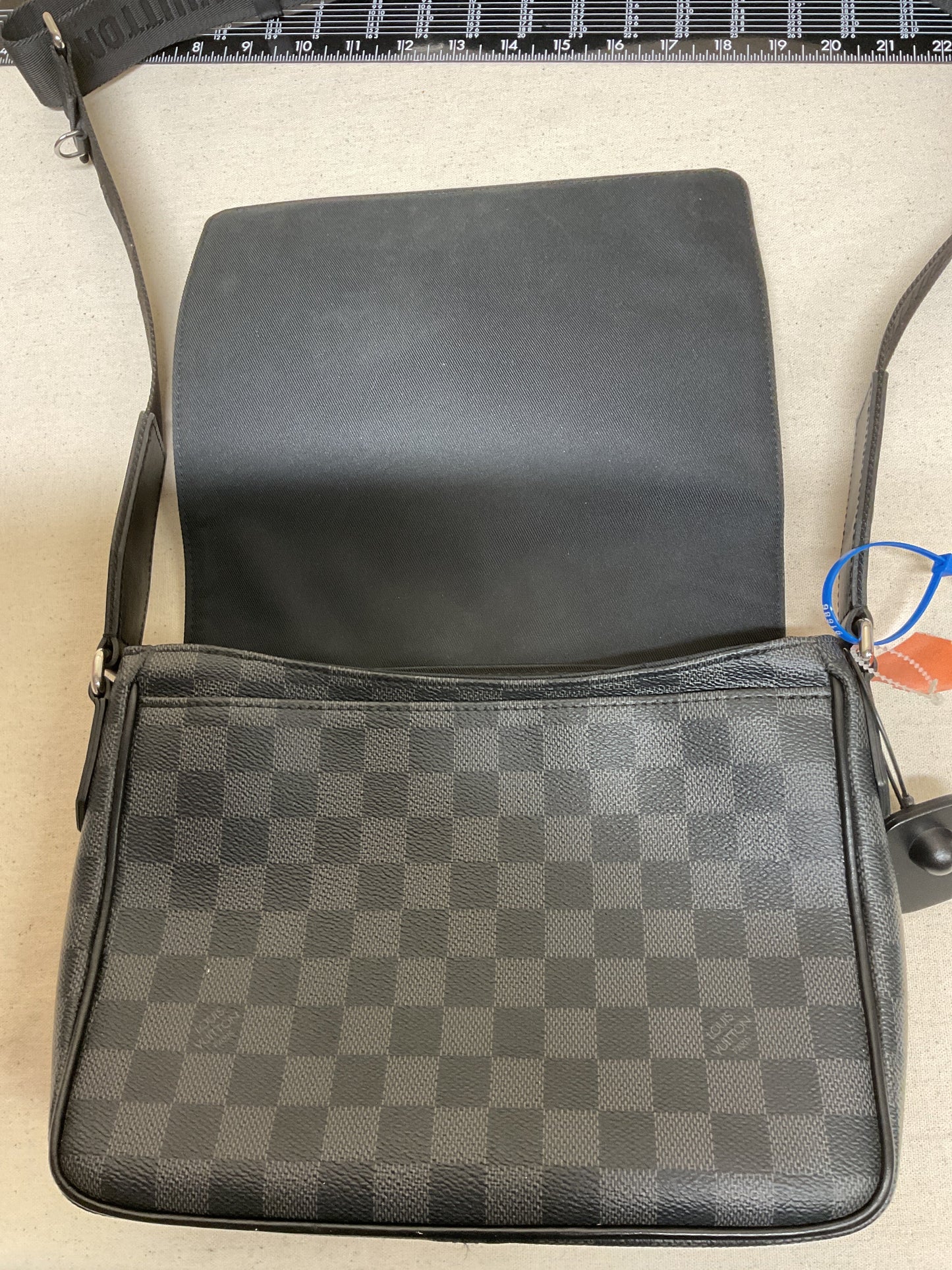 Crossbody Luxury Designer By Louis Vuitton In Black, Size:Medium