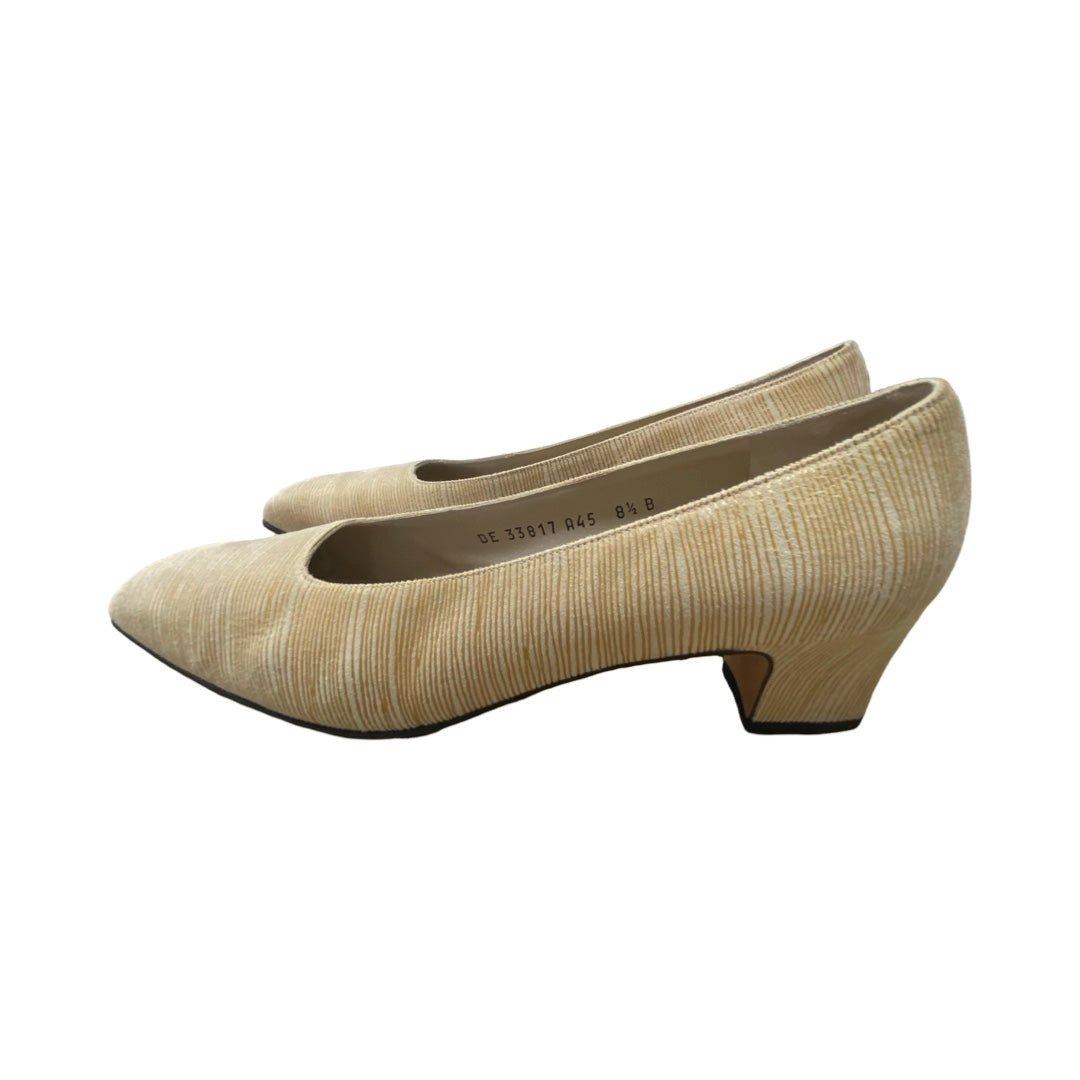 Shoes Luxury Designer By Ferragamo In Beige, Size:8.5