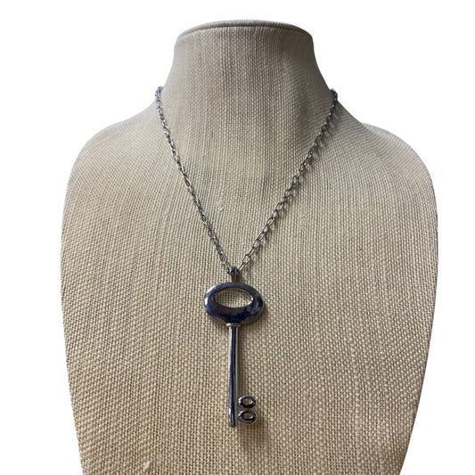 Necklace Pendant By Cookie Lee In Silver