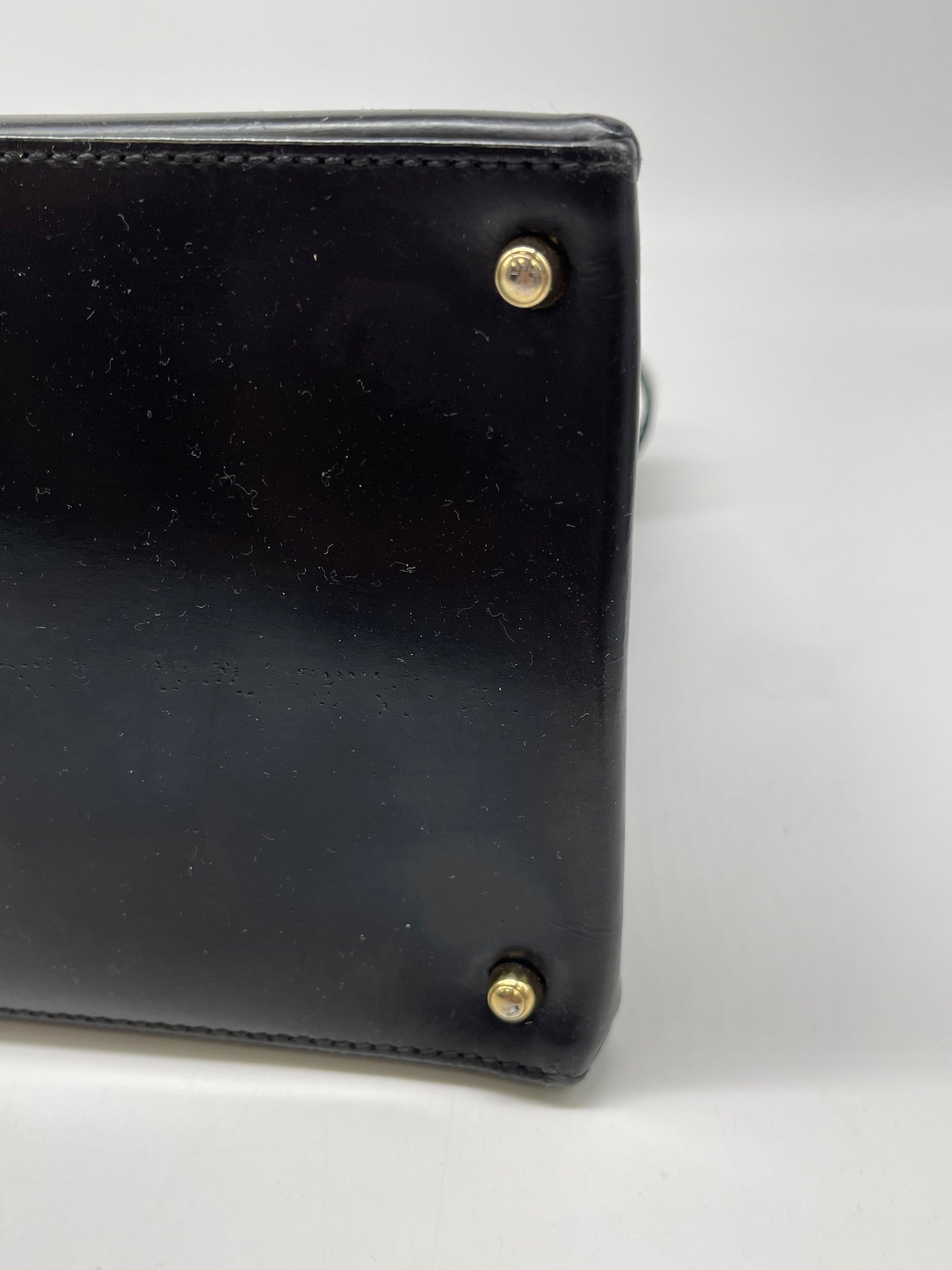 Handbag Luxury Designer By Gucci, Size: Medium