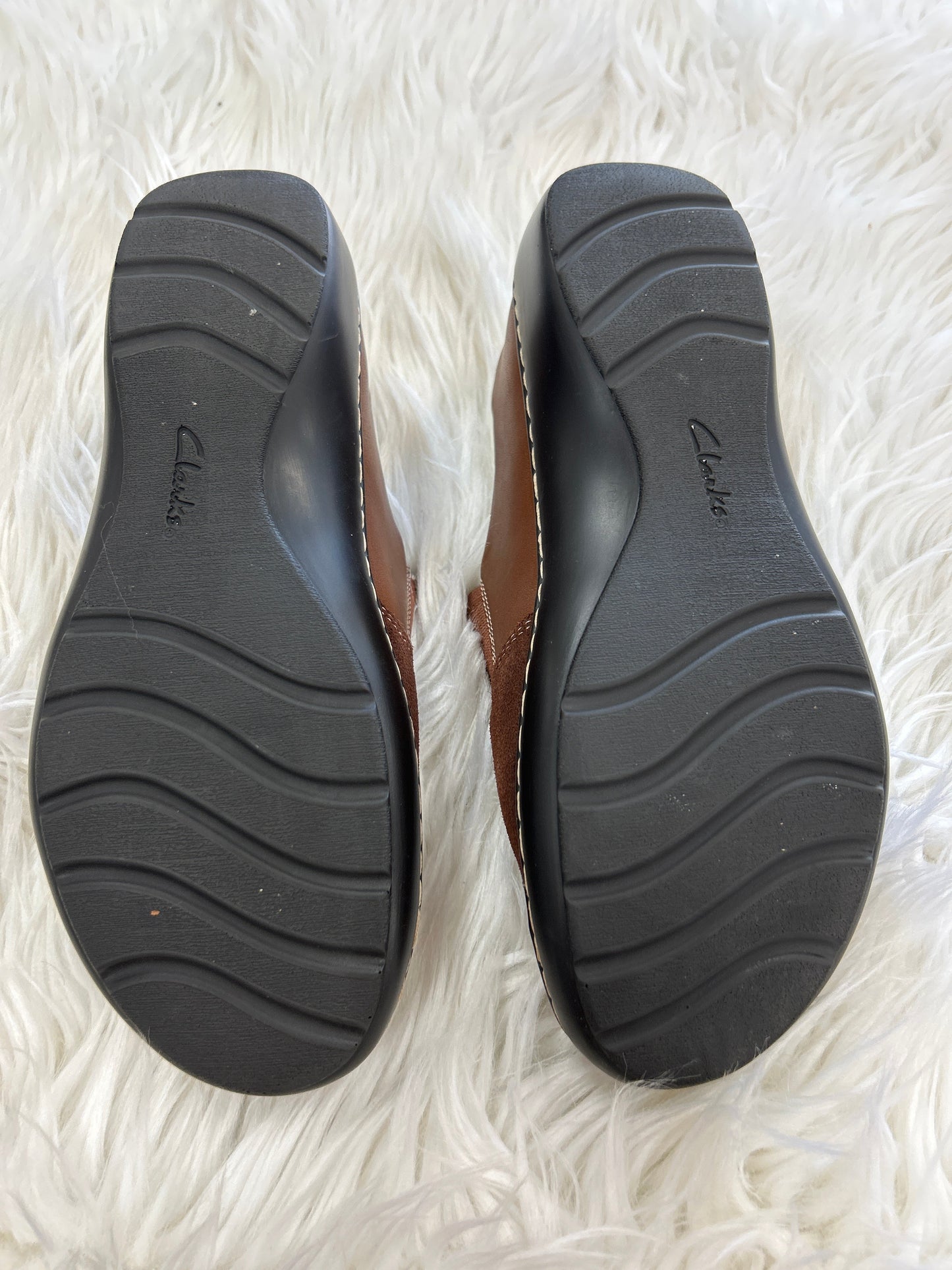 Shoes Flats By Clarks In Brown, Size:8