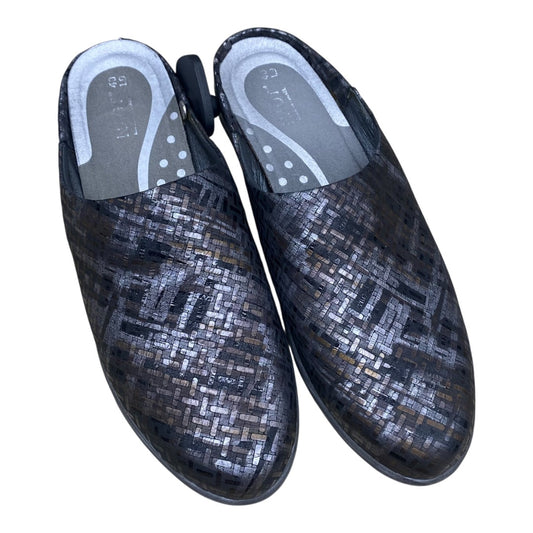 Shoes Flats By Naot In Brown & Grey, Size:9