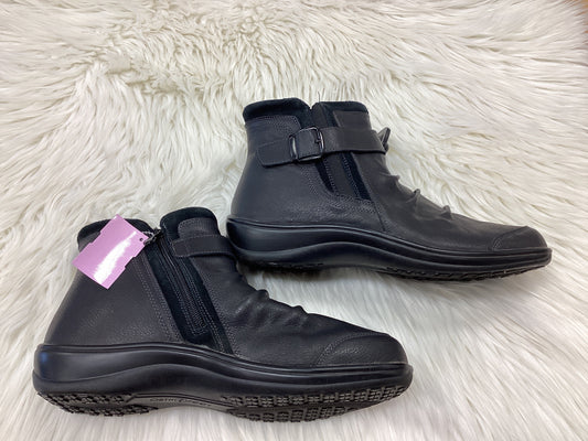 Boots Ankle Flats By Cmc In Black, Size:11
