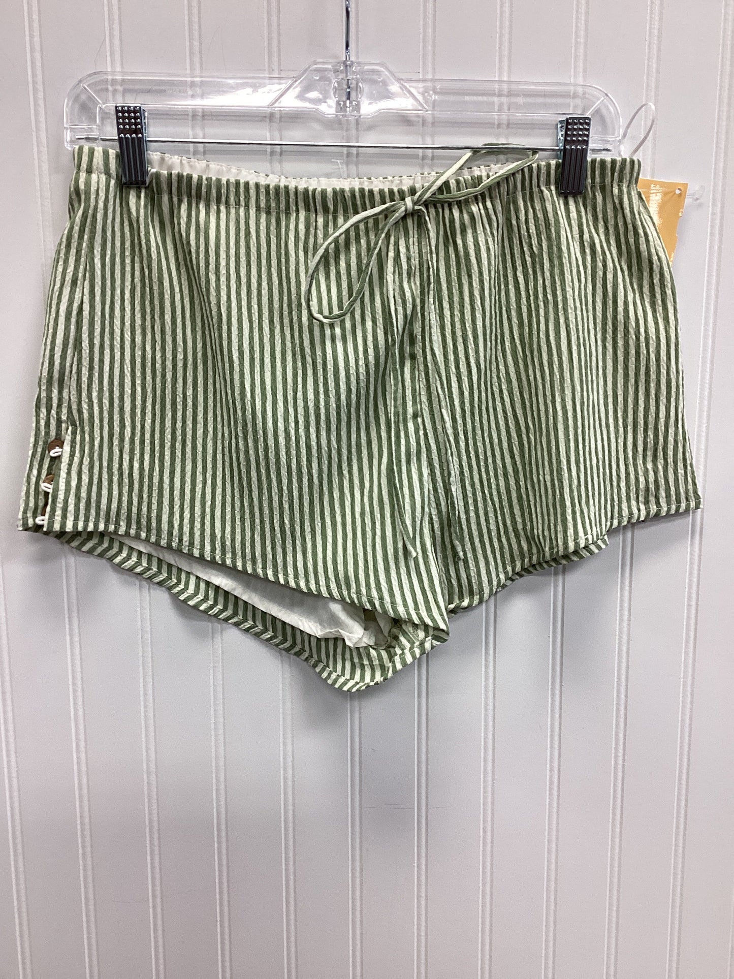 Shorts By Urban Daizy In Green, Size:L