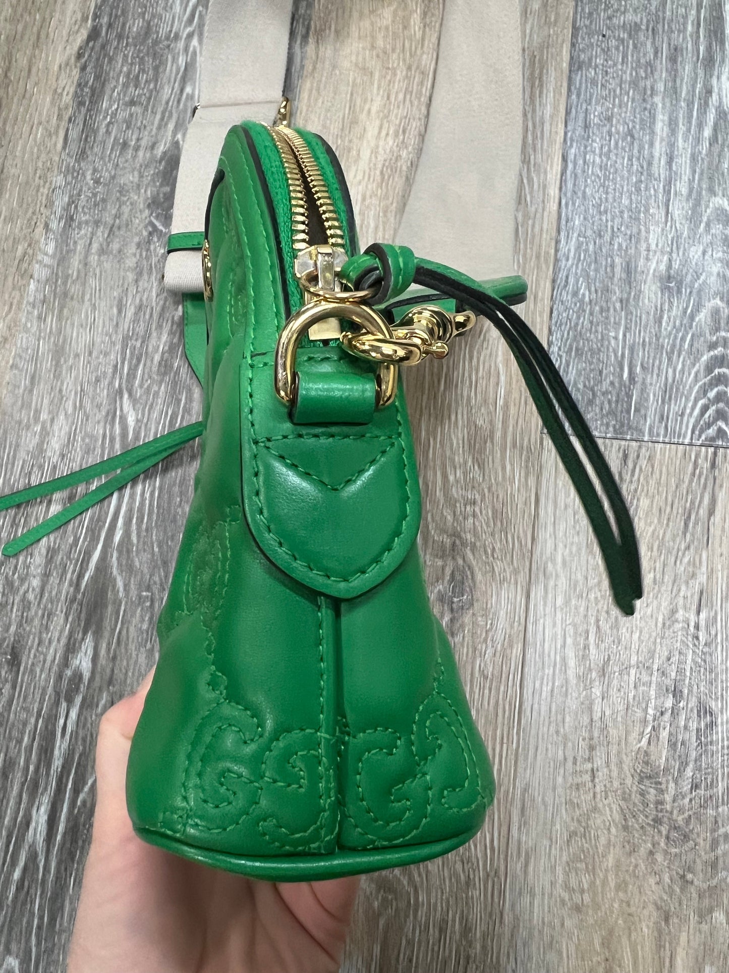 Handbag Luxury Designer By Gucci, Size: Small