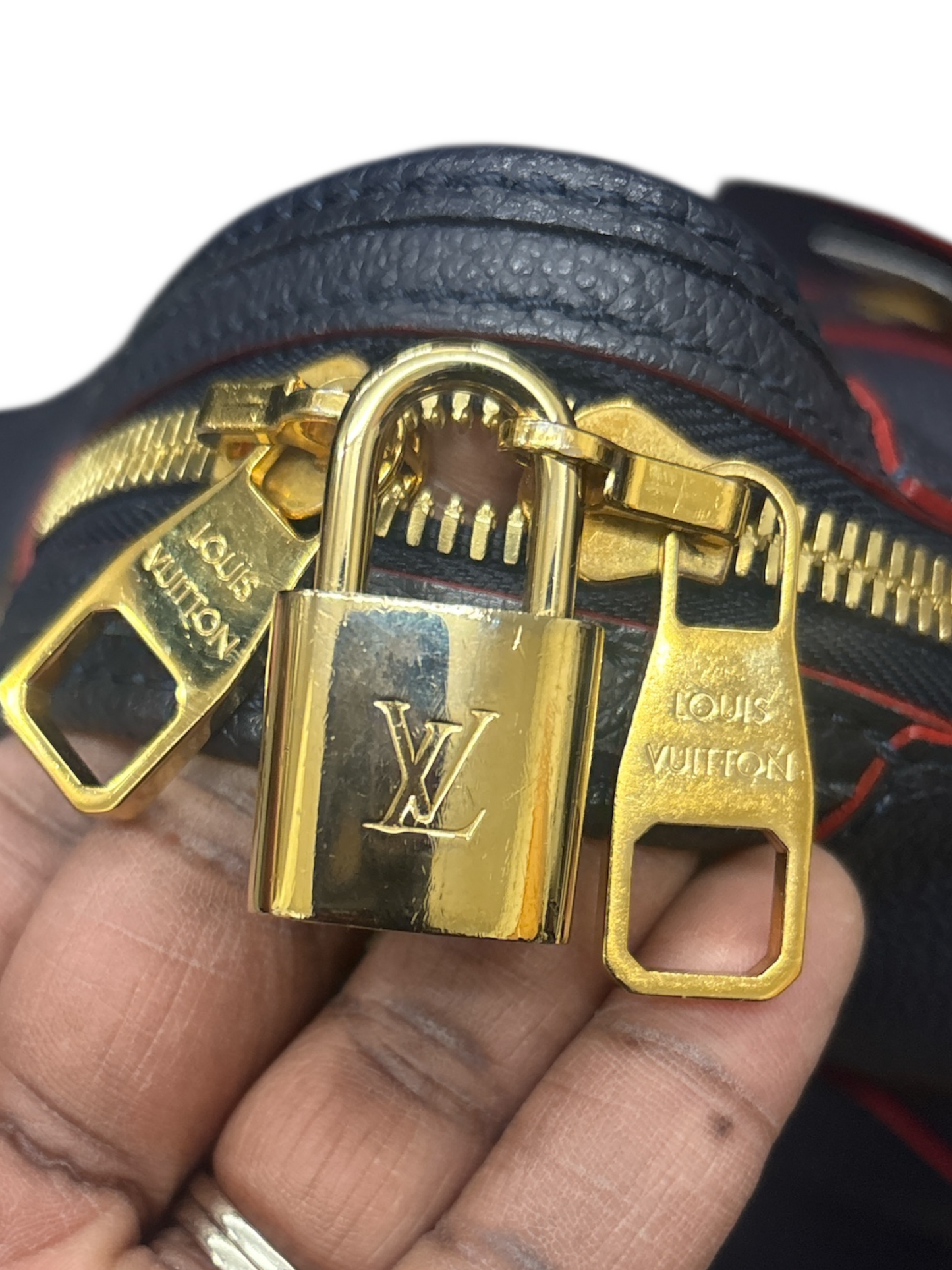 Handbag Luxury Designer By Louis Vuitton, Size: Large