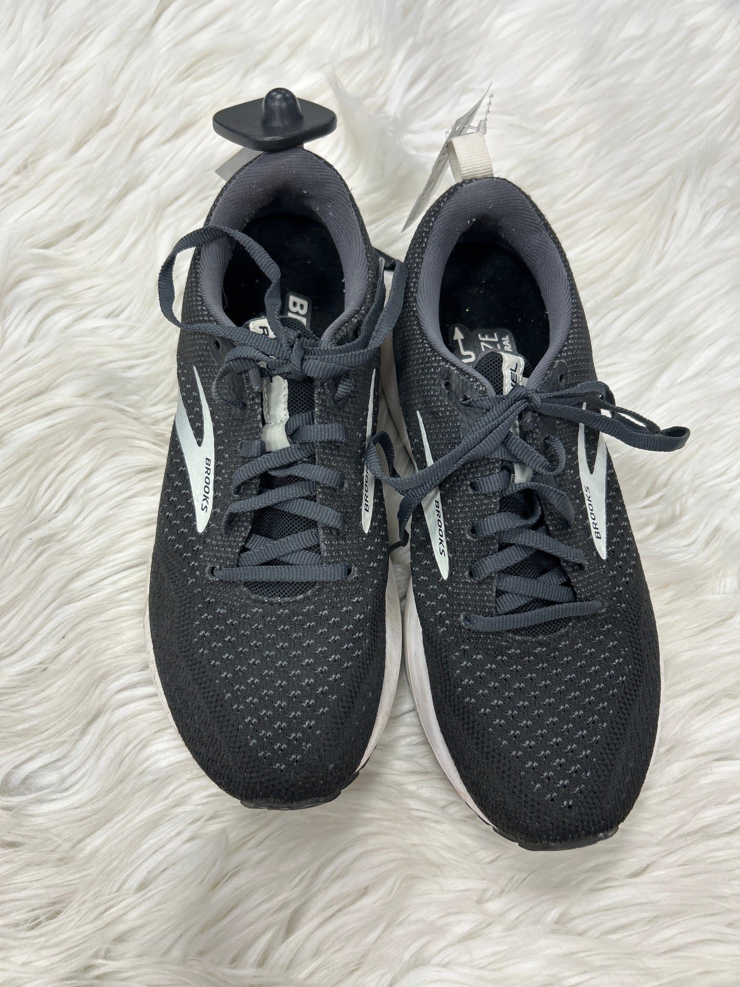 Shoes Athletic By Brooks In Black, Size:7