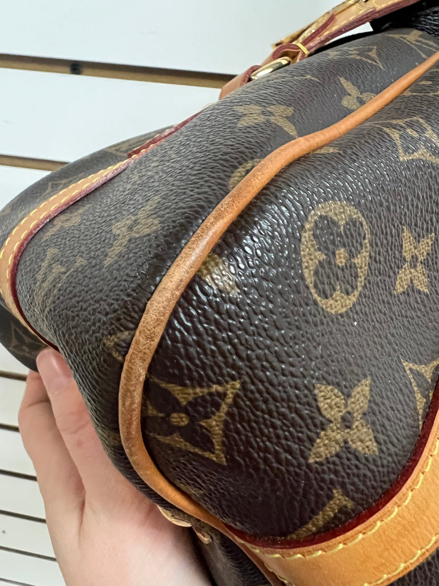 Handbag Luxury Designer By Louis Vuitton, Size: Large