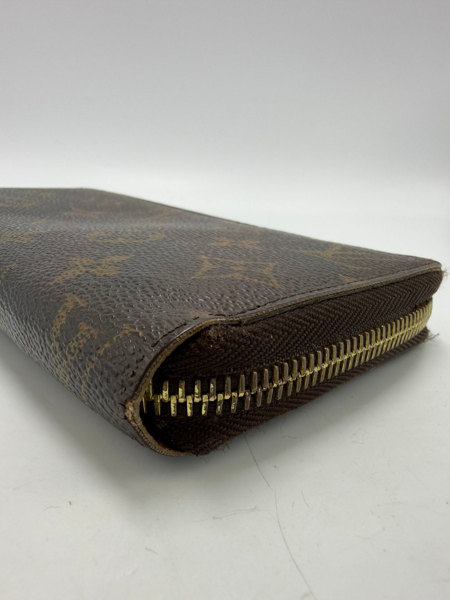 Louis Vuitton Zippy Luxury Wallet