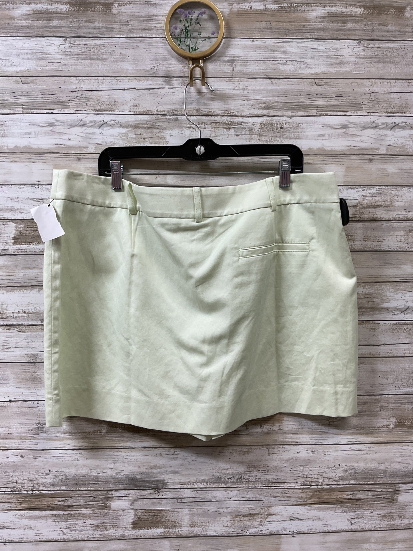 Skort By Banana Republic In Green, Size:18