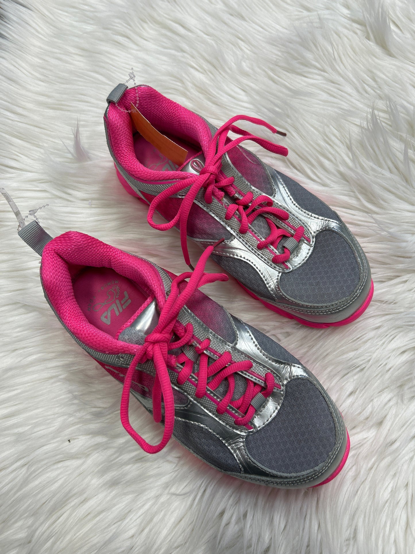 Shoes Athletic By Fila In Grey & Pink, Size:7.5