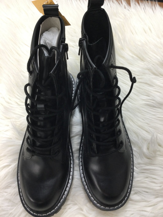 Boots Ankle Flats By Cmc In Black, Size:10