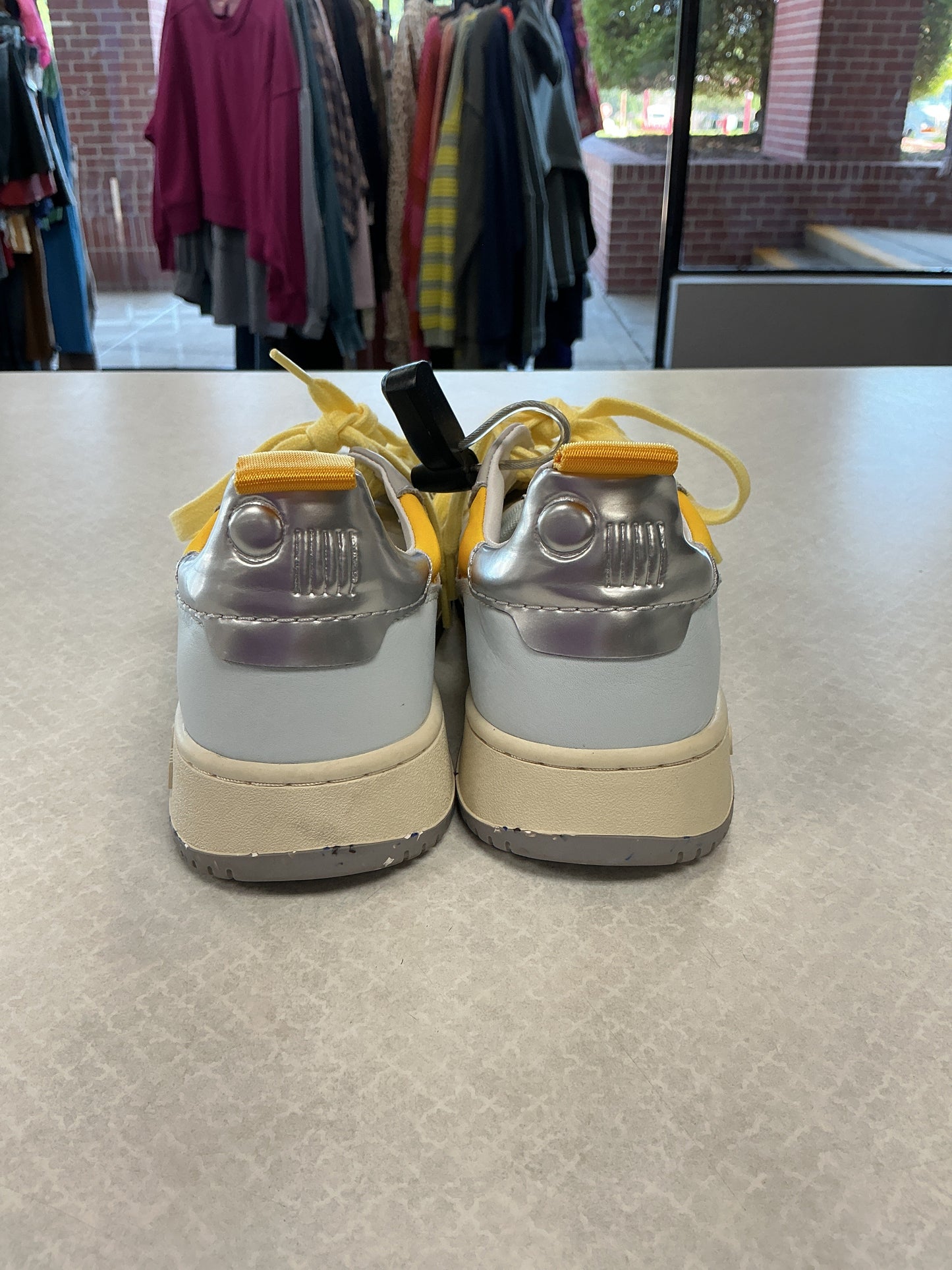 Shoes Sneakers By Cma In White, Size:7
