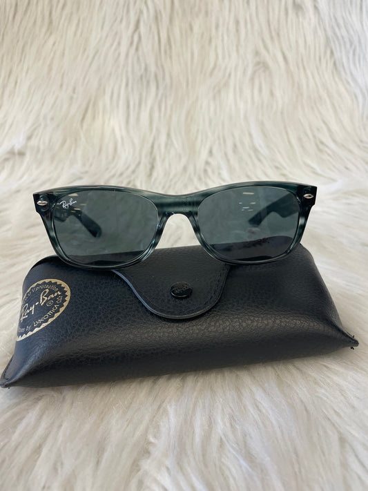 SUNGLASSES DESIGNER by RAY BAN In GREY