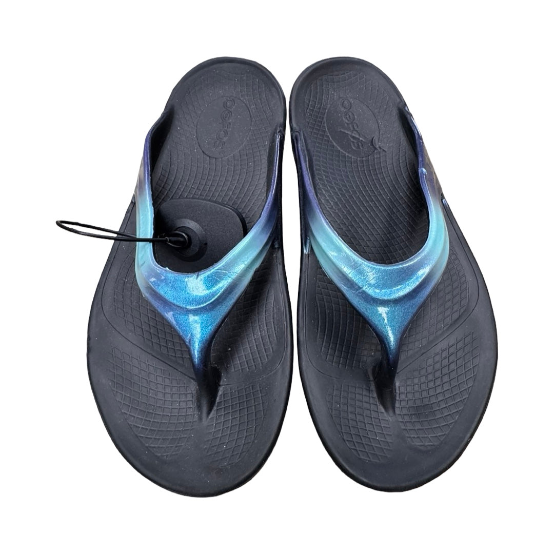 Sandals Flip Flops By Oofos In Black & Blue, Size:6