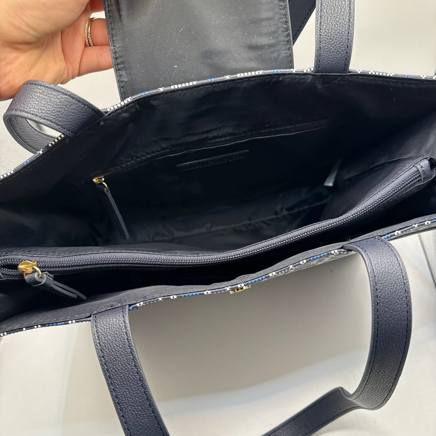 Tote By Tommy Hilfiger, Size: Large