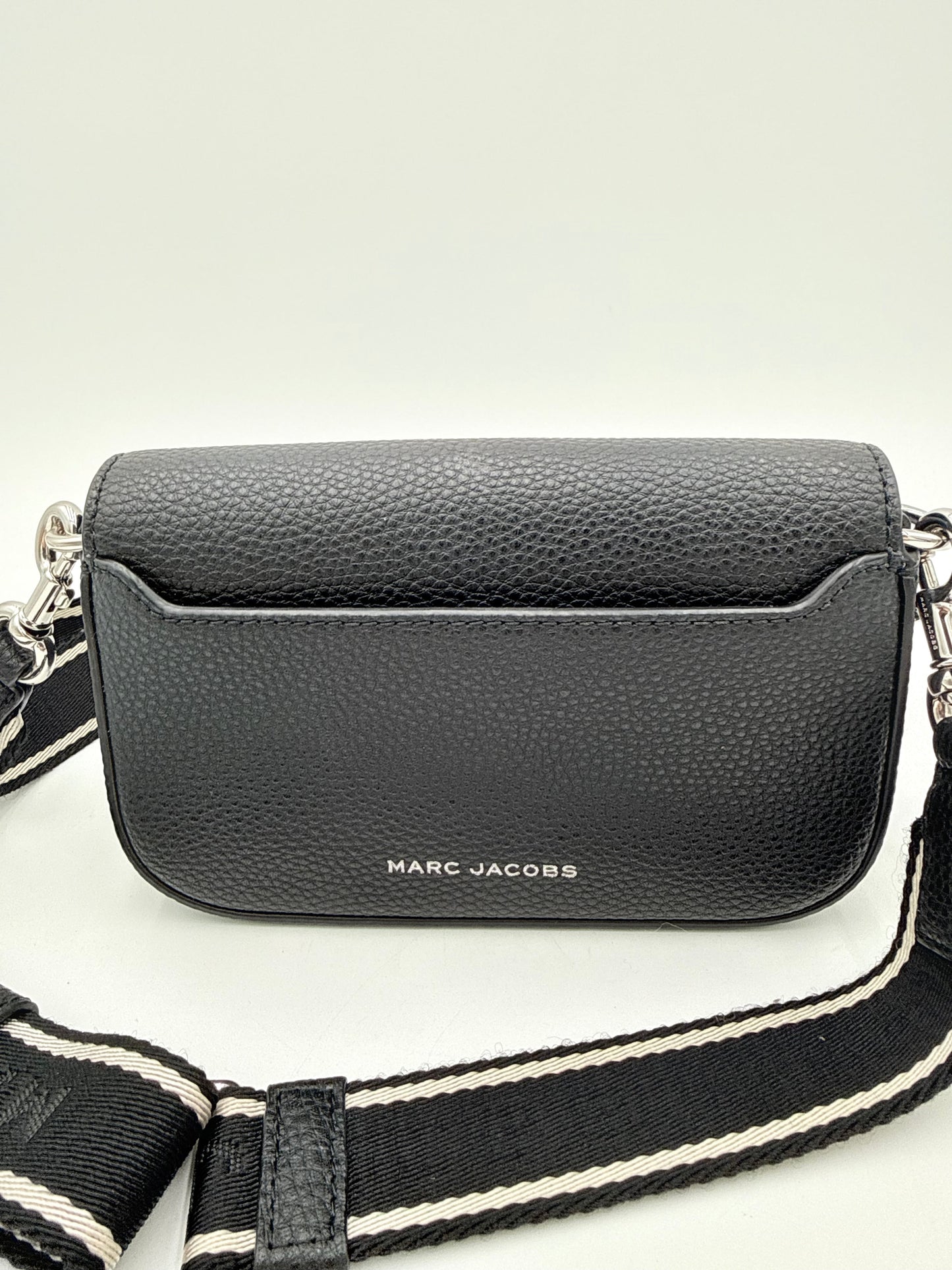 Crossbody Luxury Designer By Marc Jacobs In Black & Silver, Size:Small